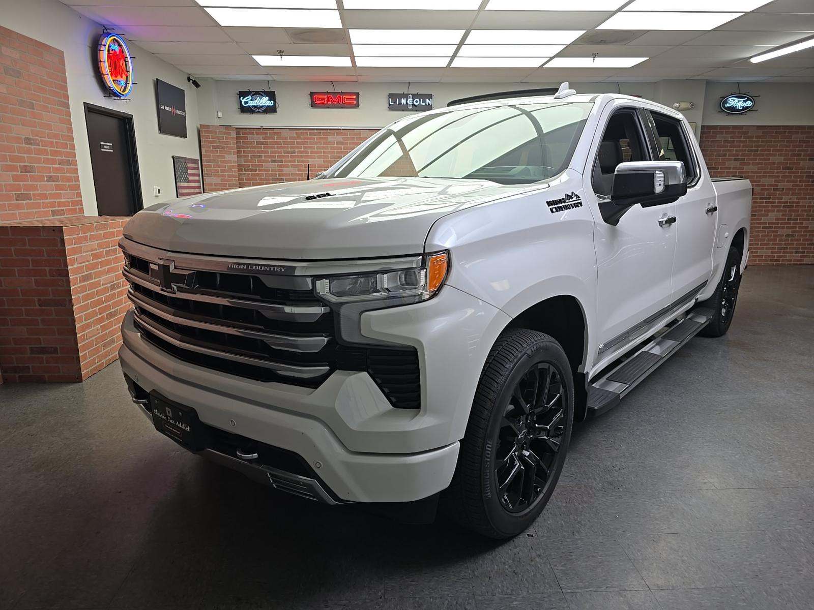 2023 Chevrolet Silverado 1500 High Country AWD