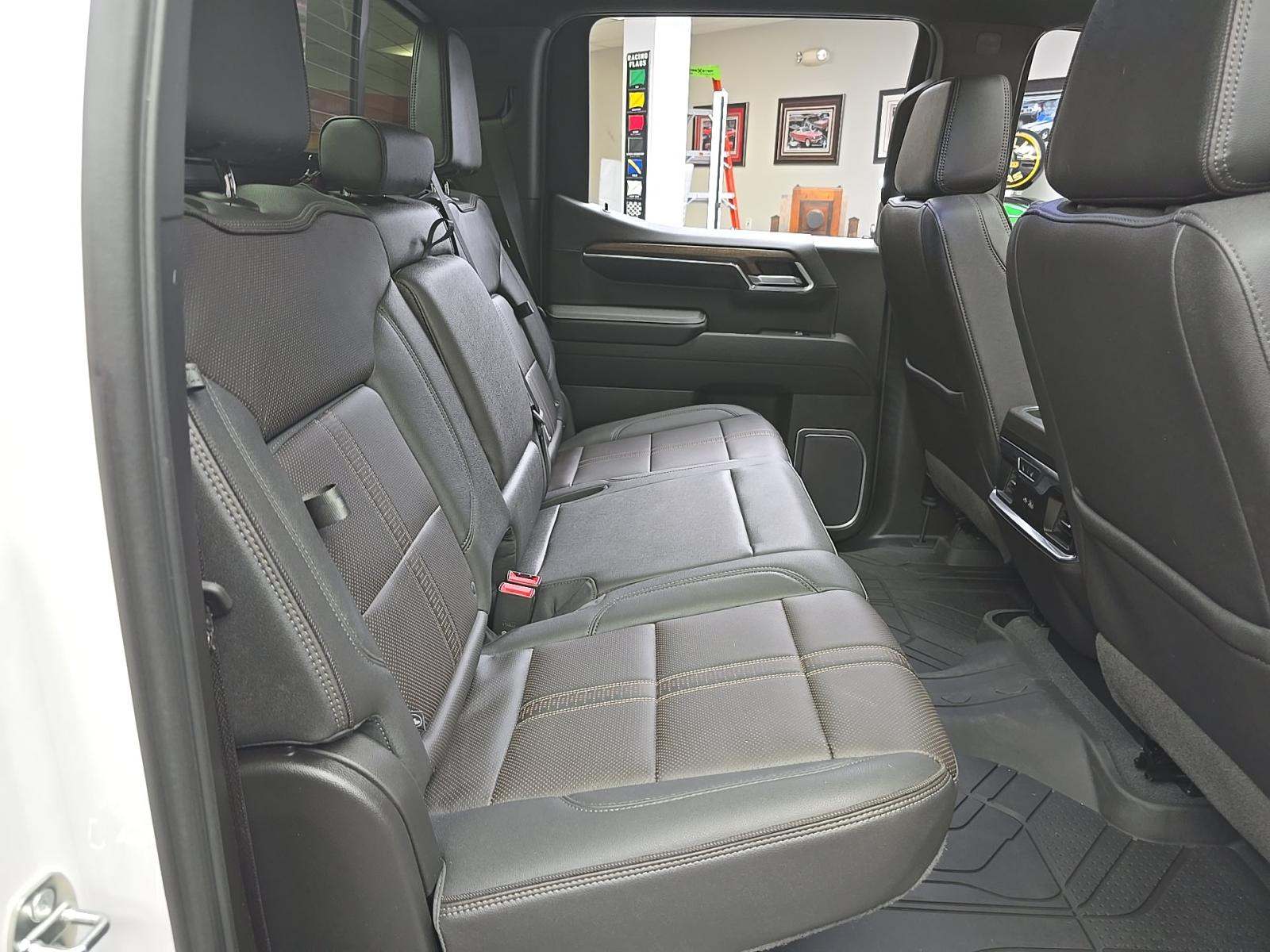 2023 Chevrolet Silverado 1500 High Country AWD