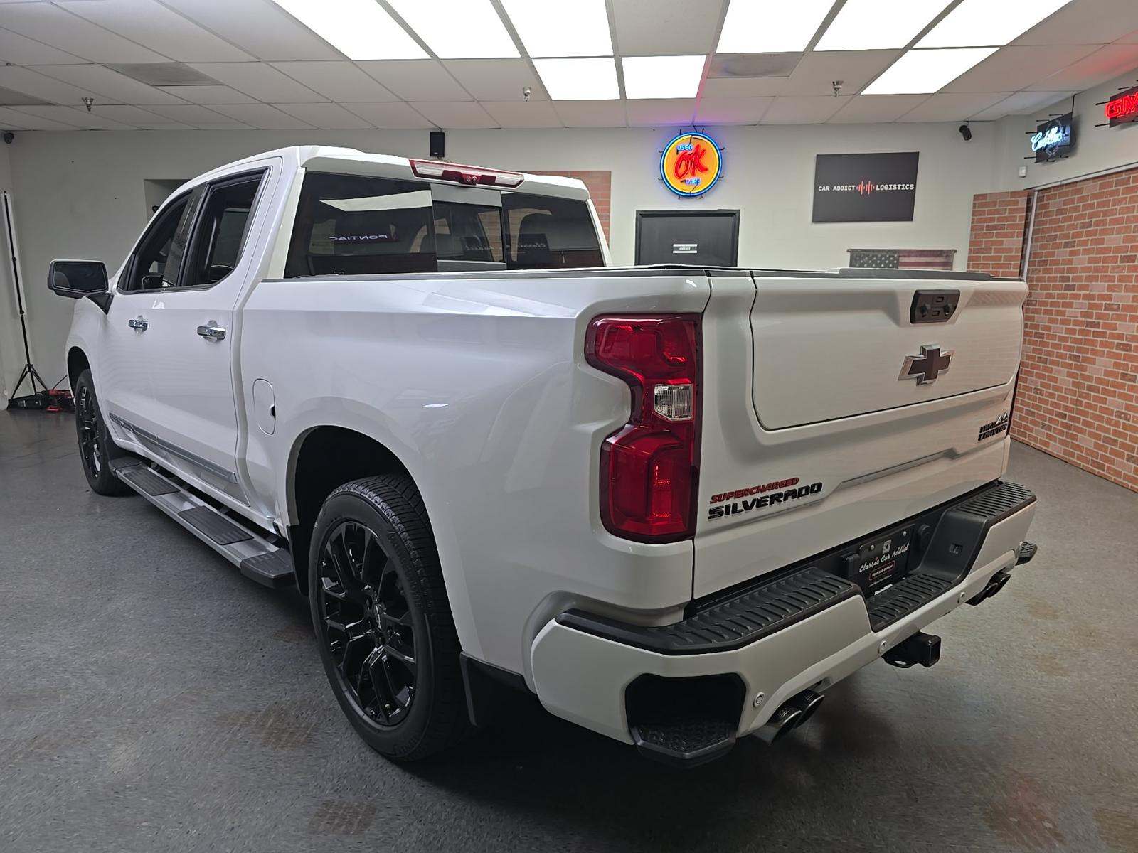 2023 Chevrolet Silverado 1500 High Country AWD