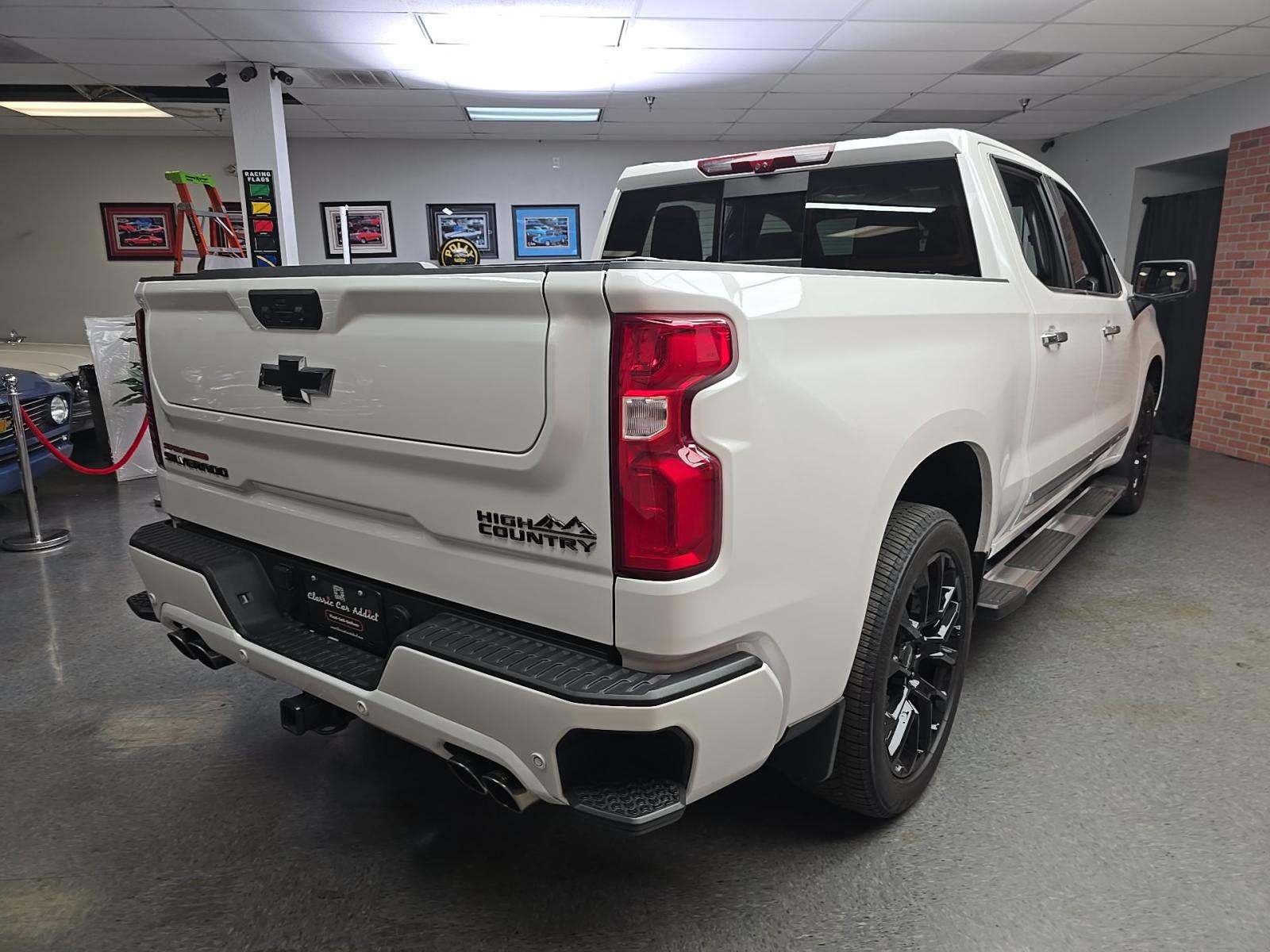 2023 Chevrolet Silverado 1500 High Country AWD