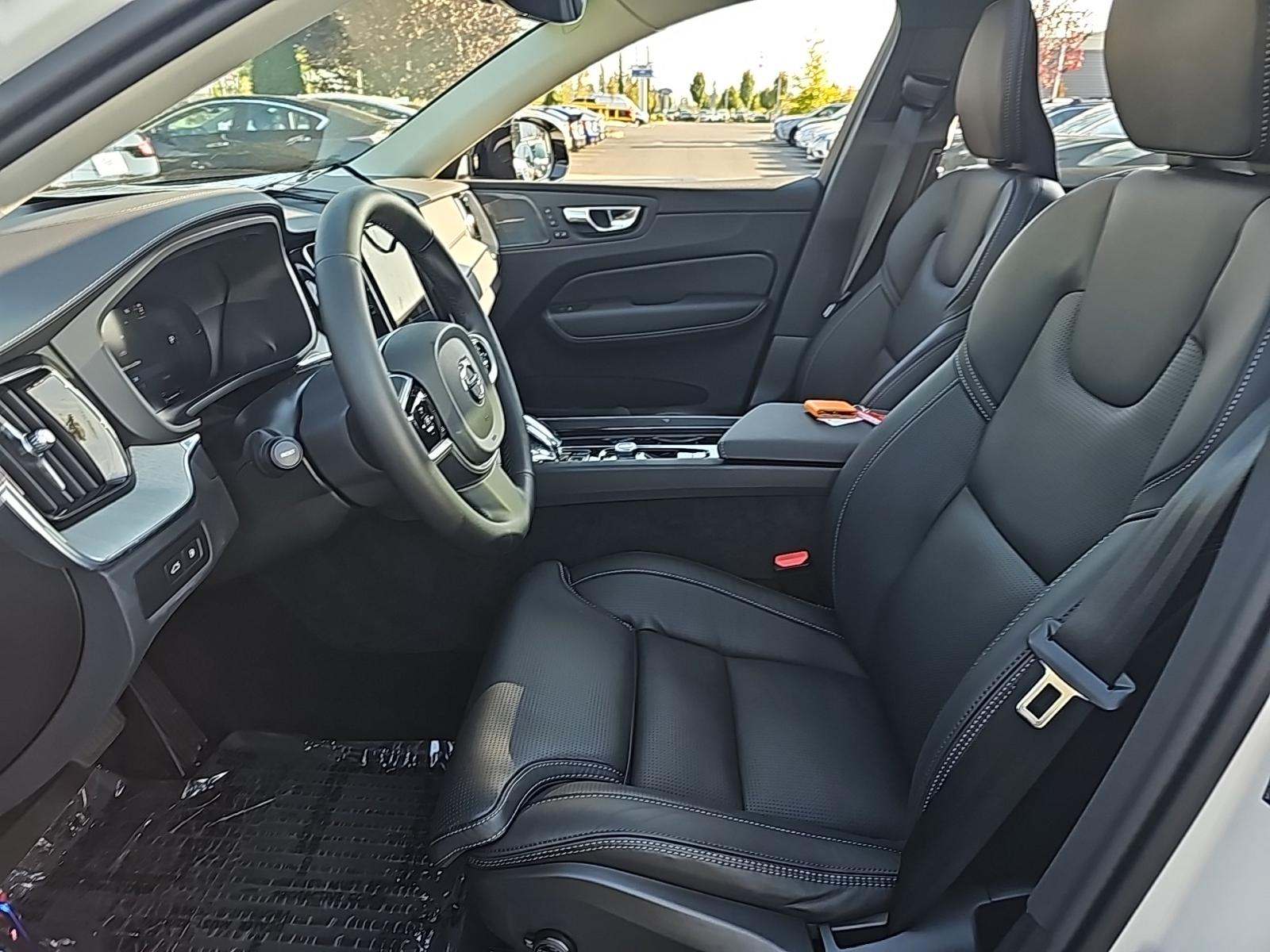 2025 Volvo XC60 Plug-In Hybrid T8 Ultra AWD