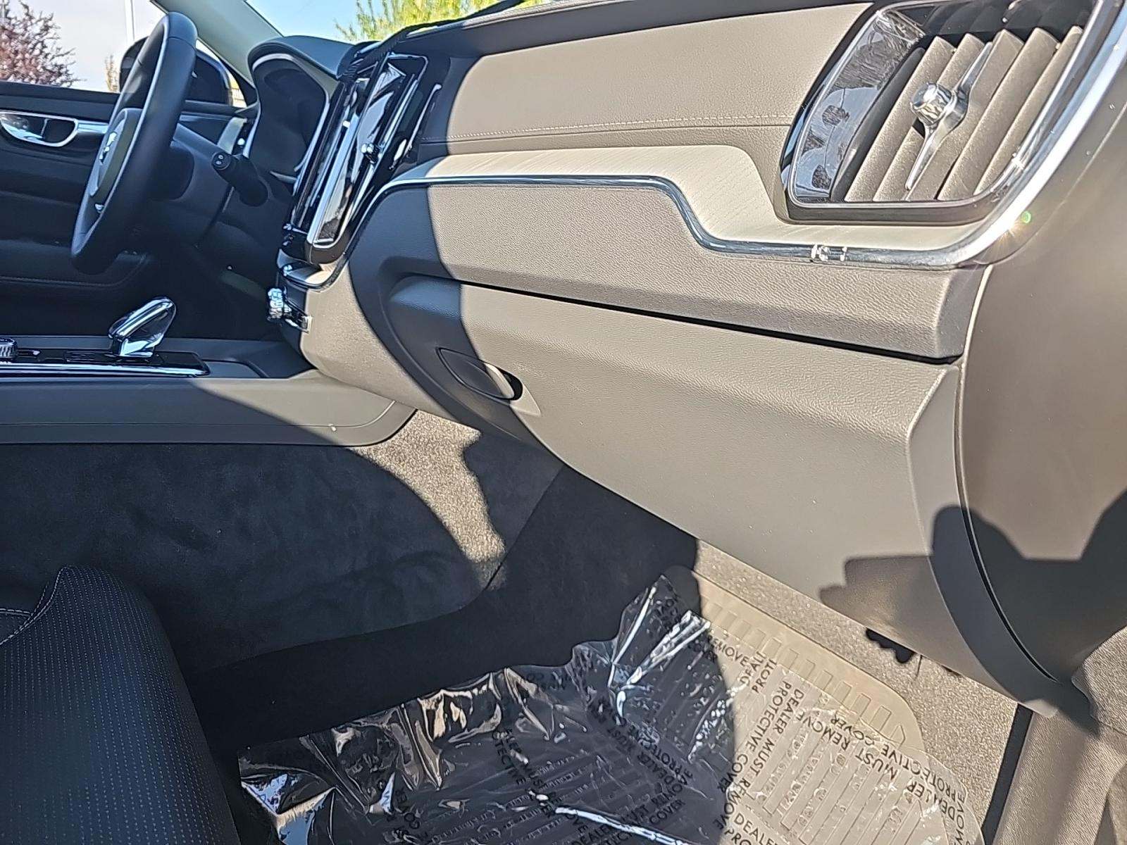 2025 Volvo XC60 Plug-In Hybrid T8 Ultra AWD