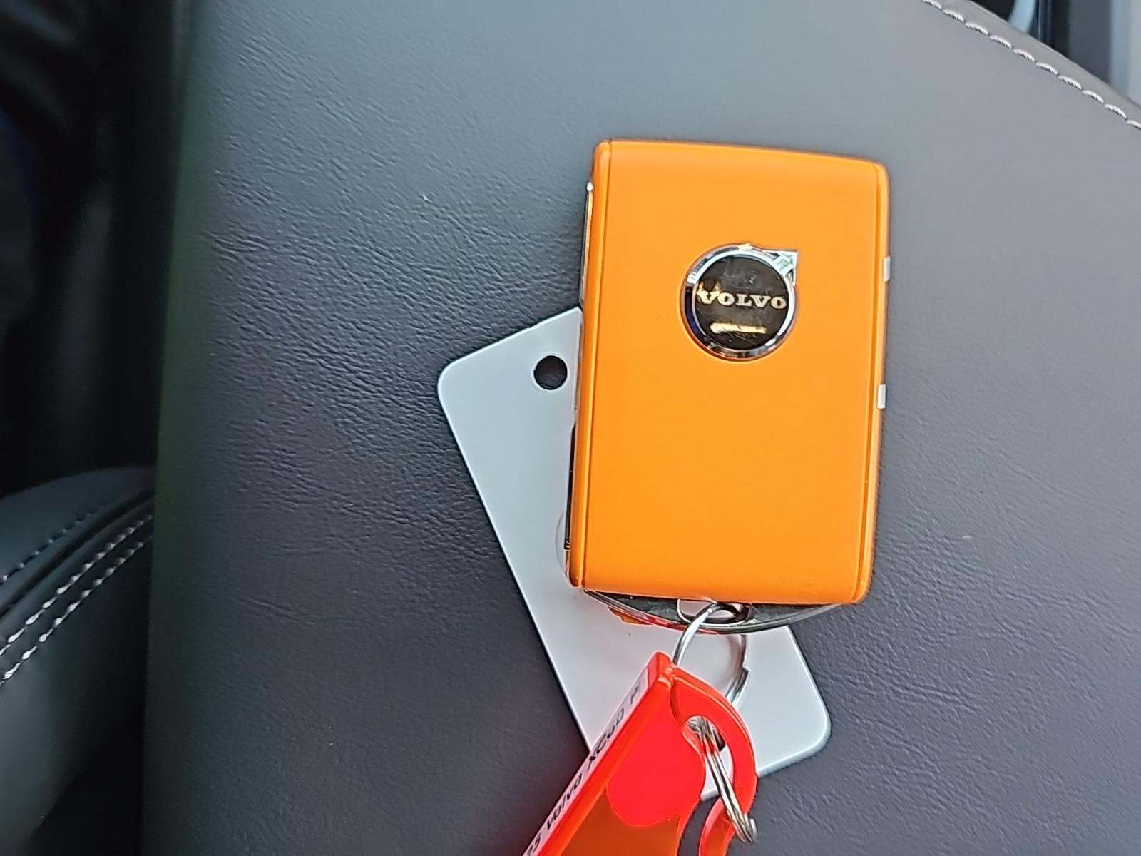 2025 Volvo XC60 Plug-In Hybrid T8 Ultra AWD