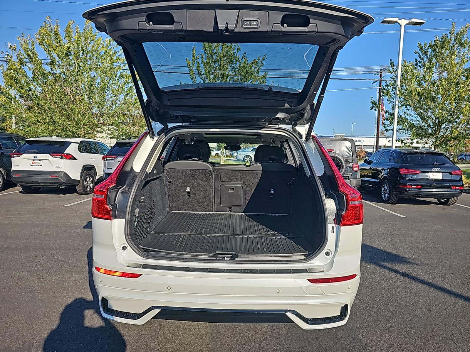 2025 Volvo XC60 Plug-In Hybrid T8 Ultra AWD