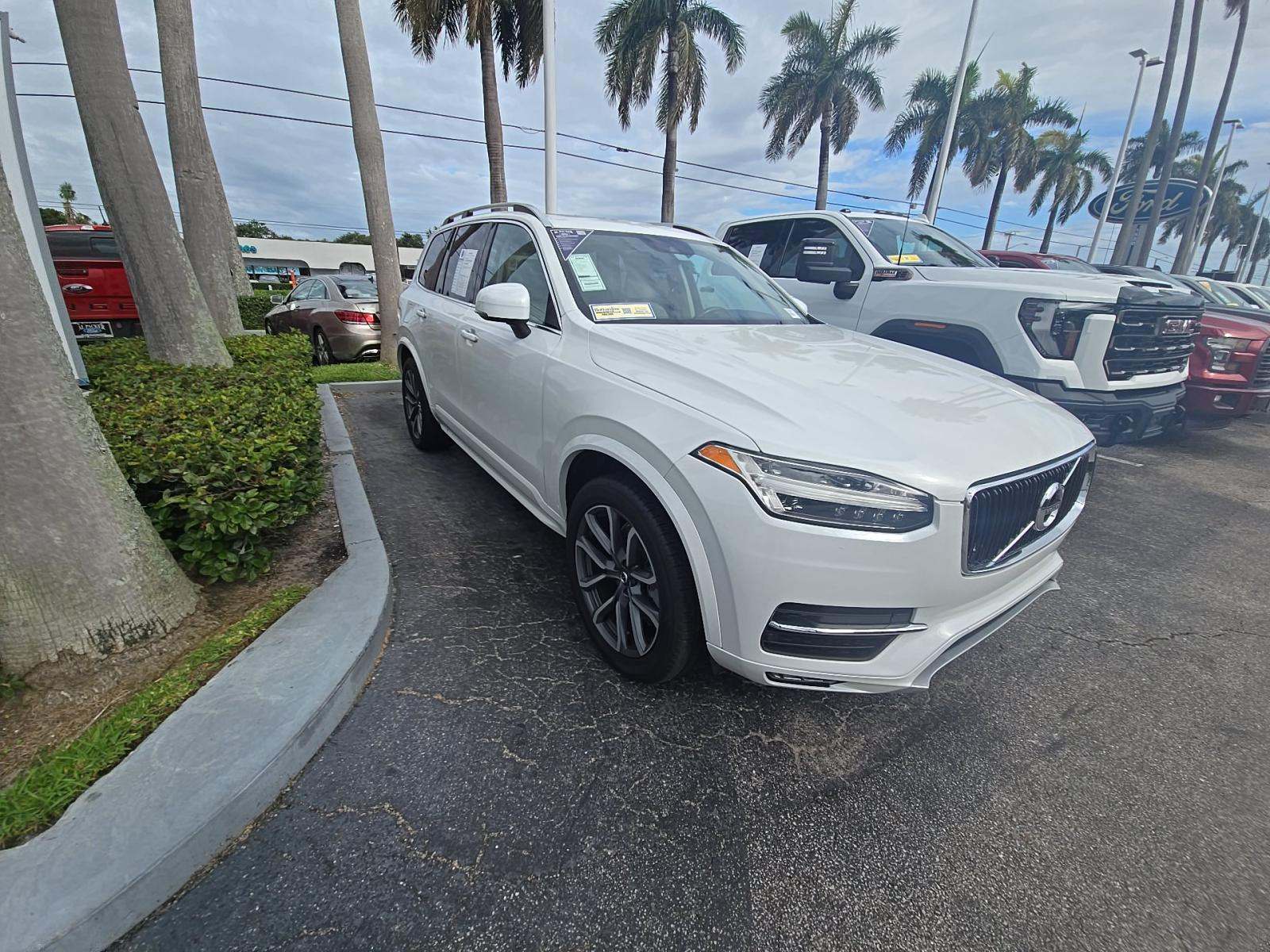 2019 Volvo XC90 T5 Momentum FWD
