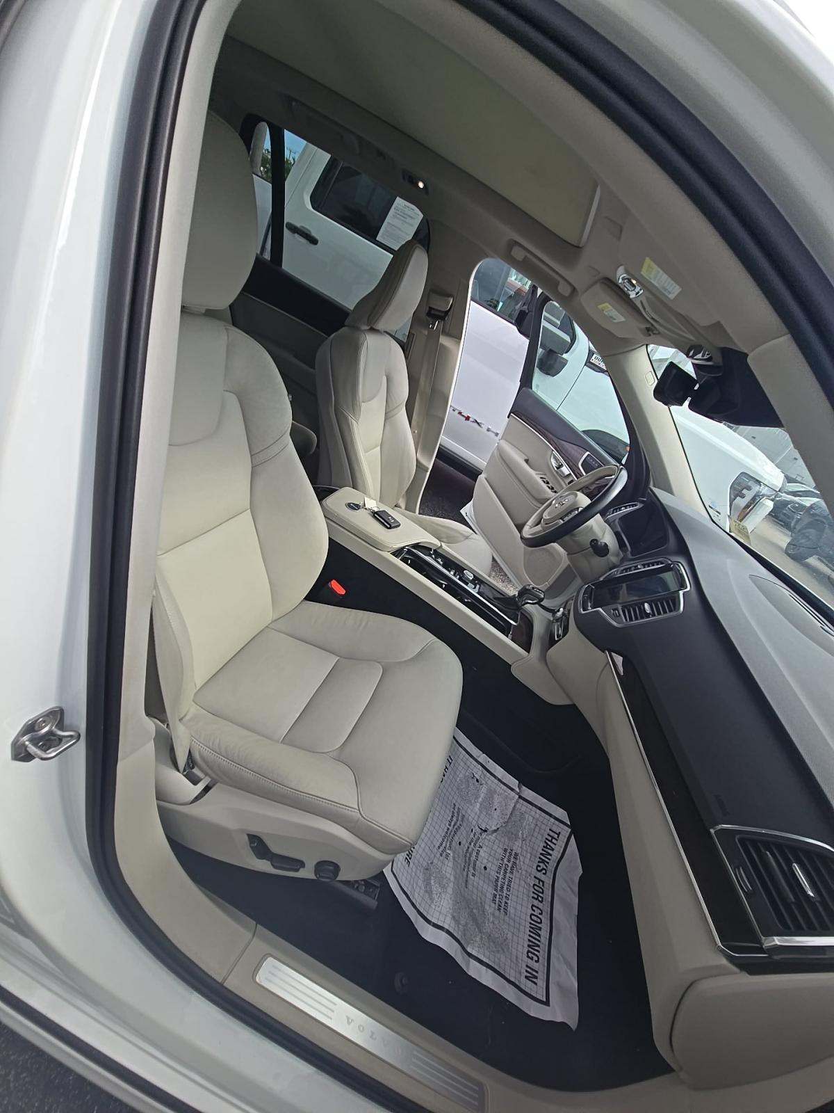 2019 Volvo XC90 T5 Momentum FWD