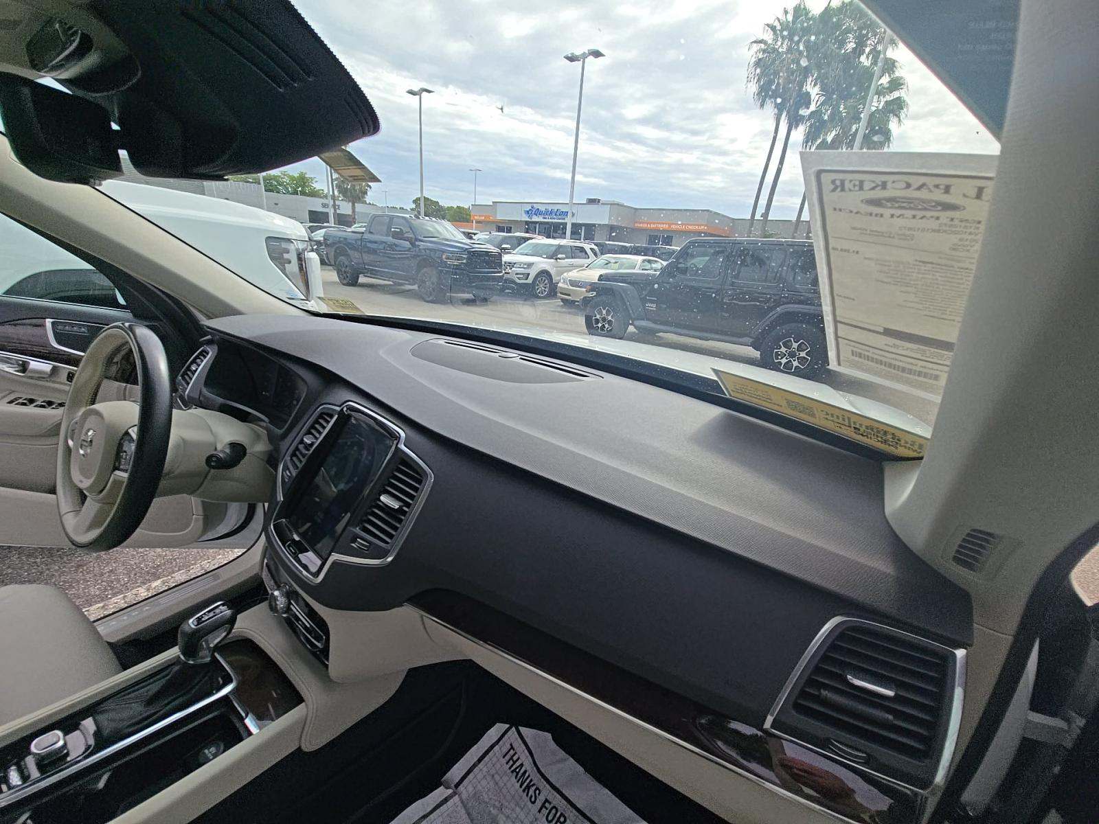 2019 Volvo XC90 T5 Momentum FWD