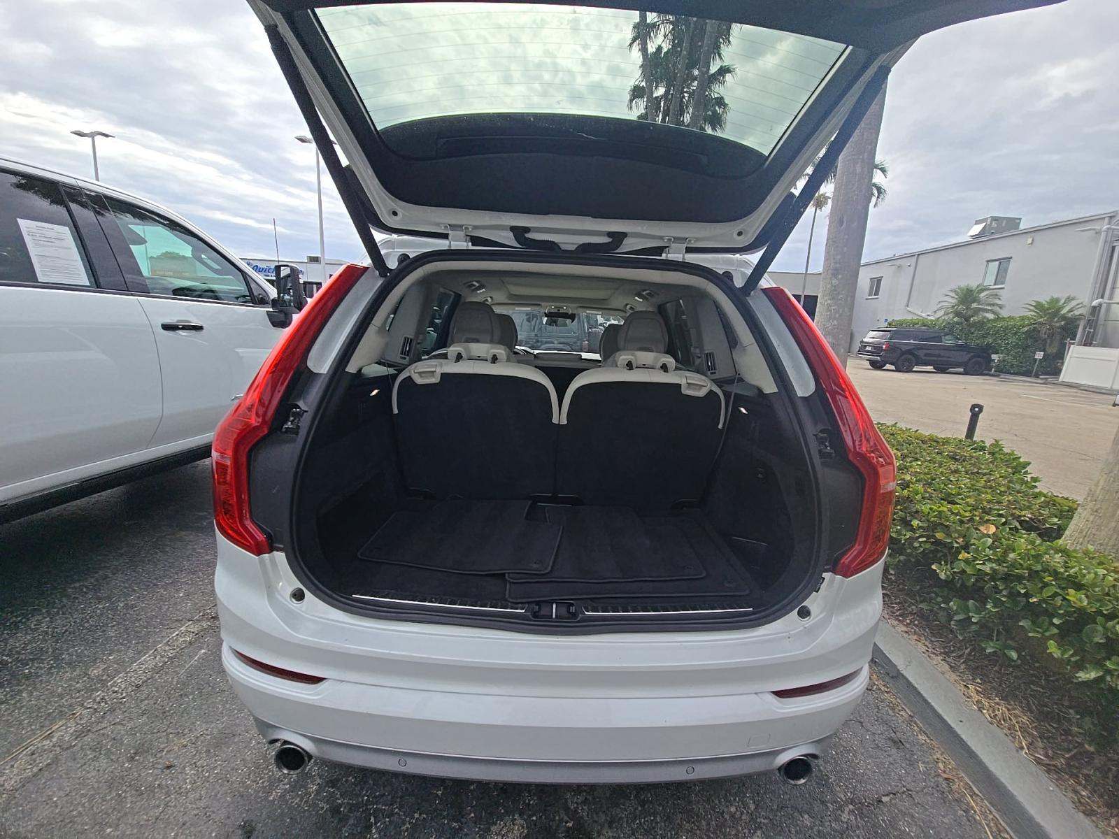 2019 Volvo XC90 T5 Momentum FWD