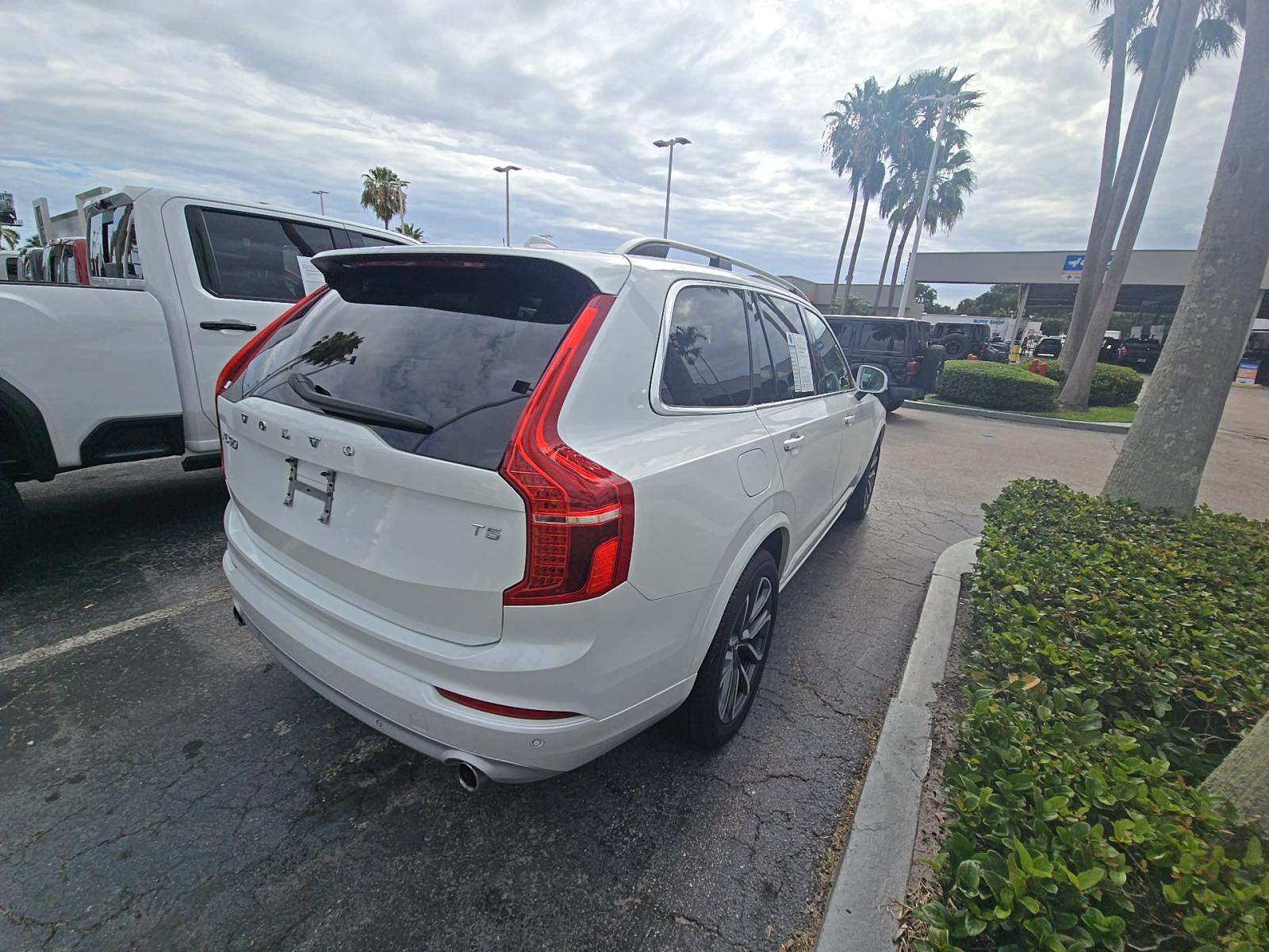 2019 Volvo XC90 T5 Momentum FWD