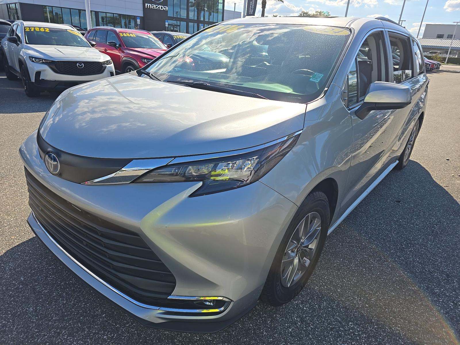 2024 Toyota Sienna XLE FWD