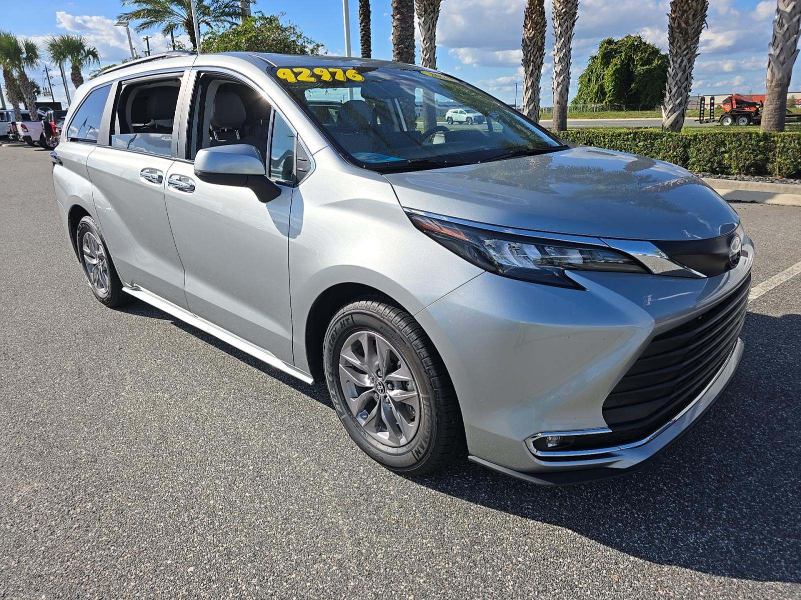 2024 Toyota Sienna XLE FWD