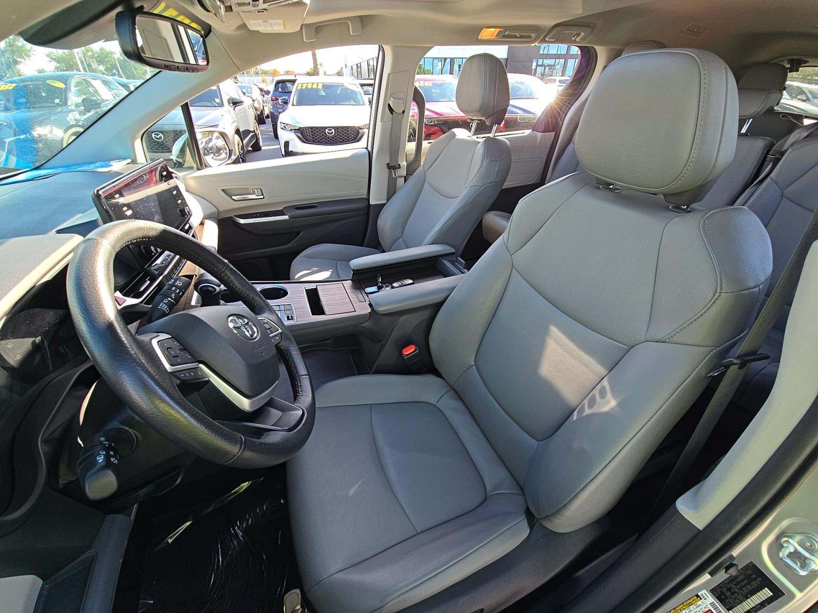 2024 Toyota Sienna XLE FWD