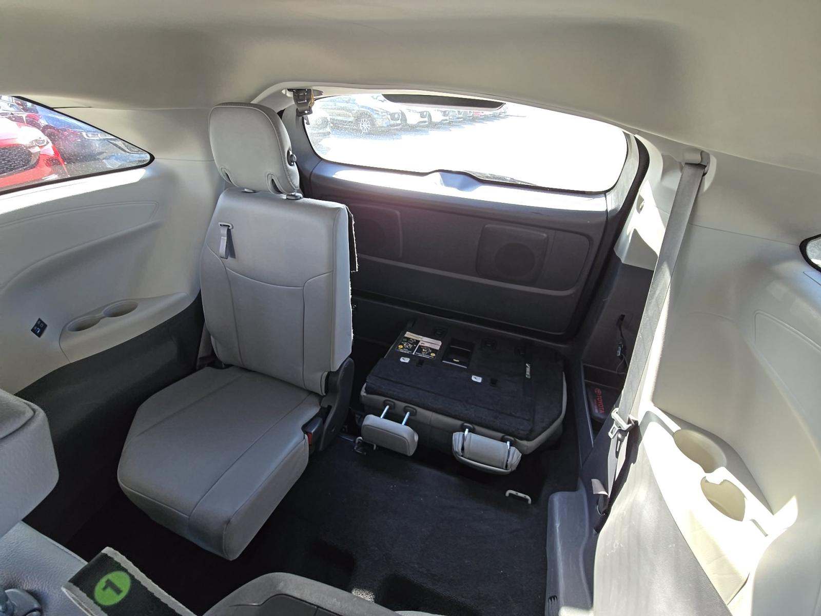 2024 Toyota Sienna XLE FWD