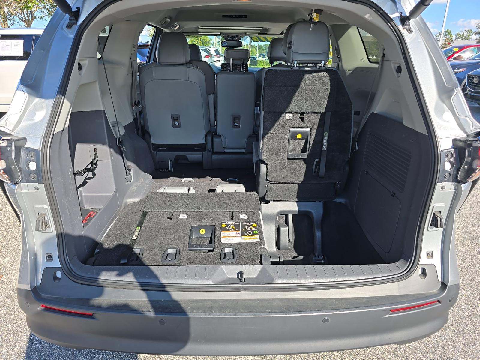 2024 Toyota Sienna XLE FWD