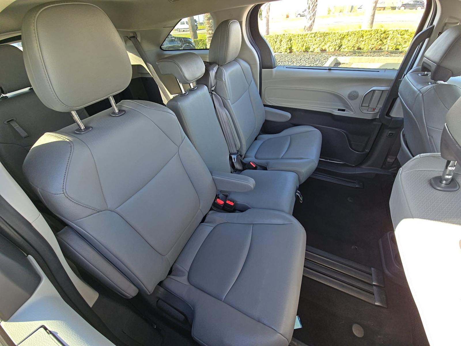 2024 Toyota Sienna XLE FWD