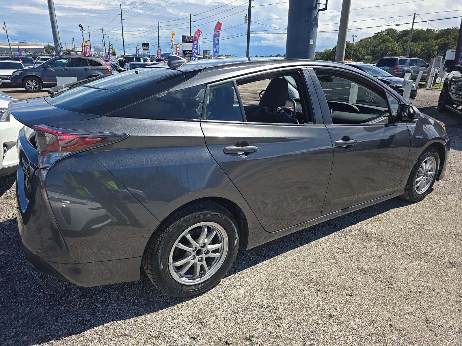 2017 Toyota Prius Two FWD