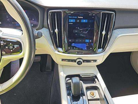 2024 Volvo S60 B5 Plus FWD
