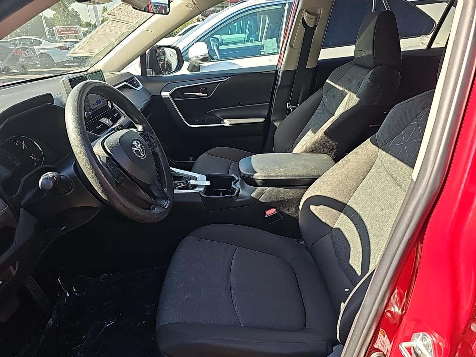 2023 Toyota RAV4 XLE FWD