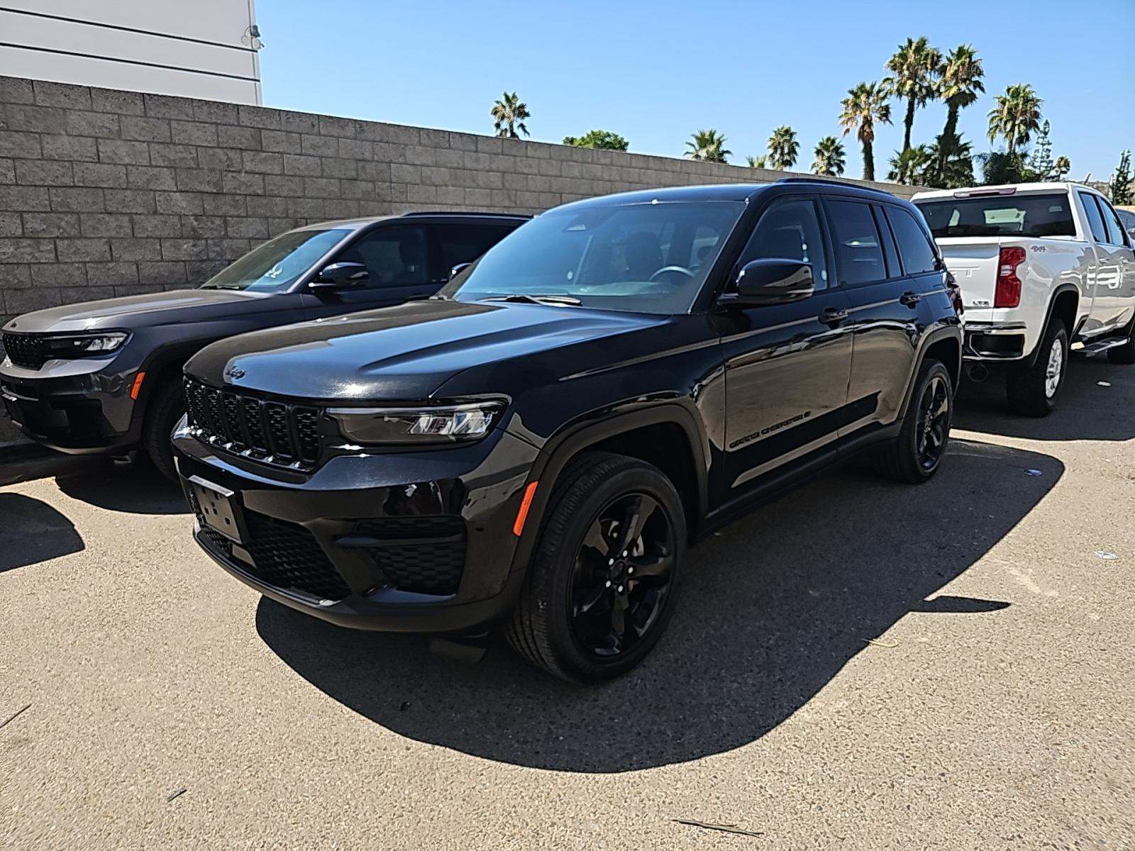2023 Jeep Grand Cherokee Altitude AWD