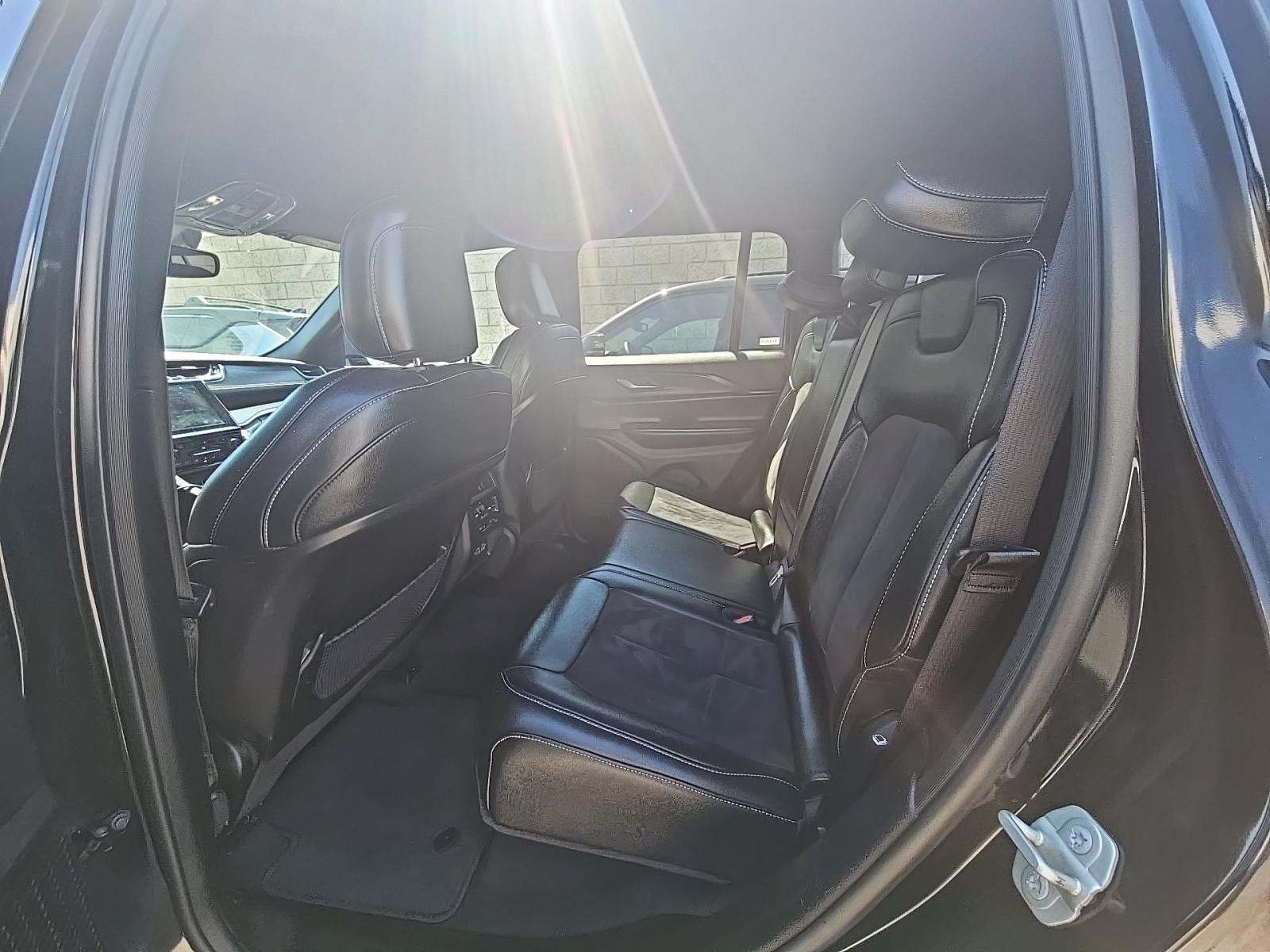 2023 Jeep Grand Cherokee Altitude AWD