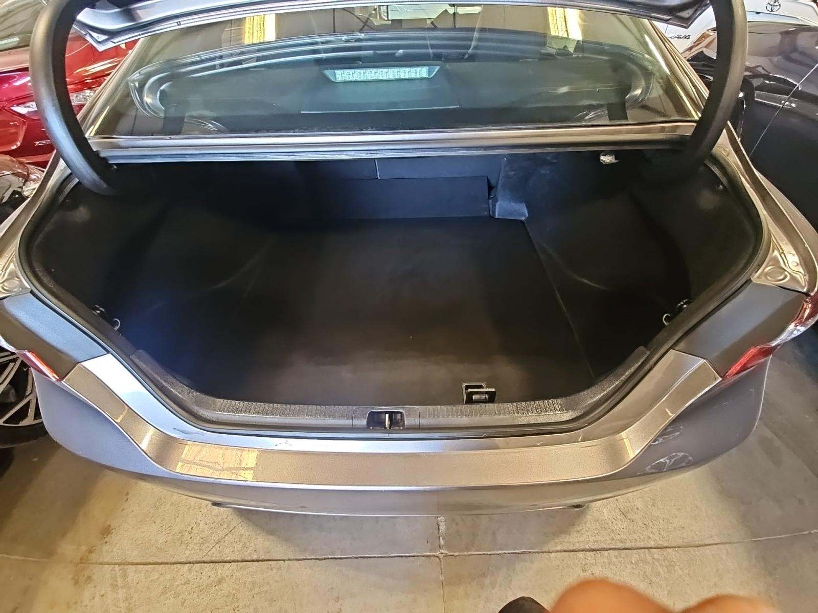 2024 Toyota Camry SE FWD