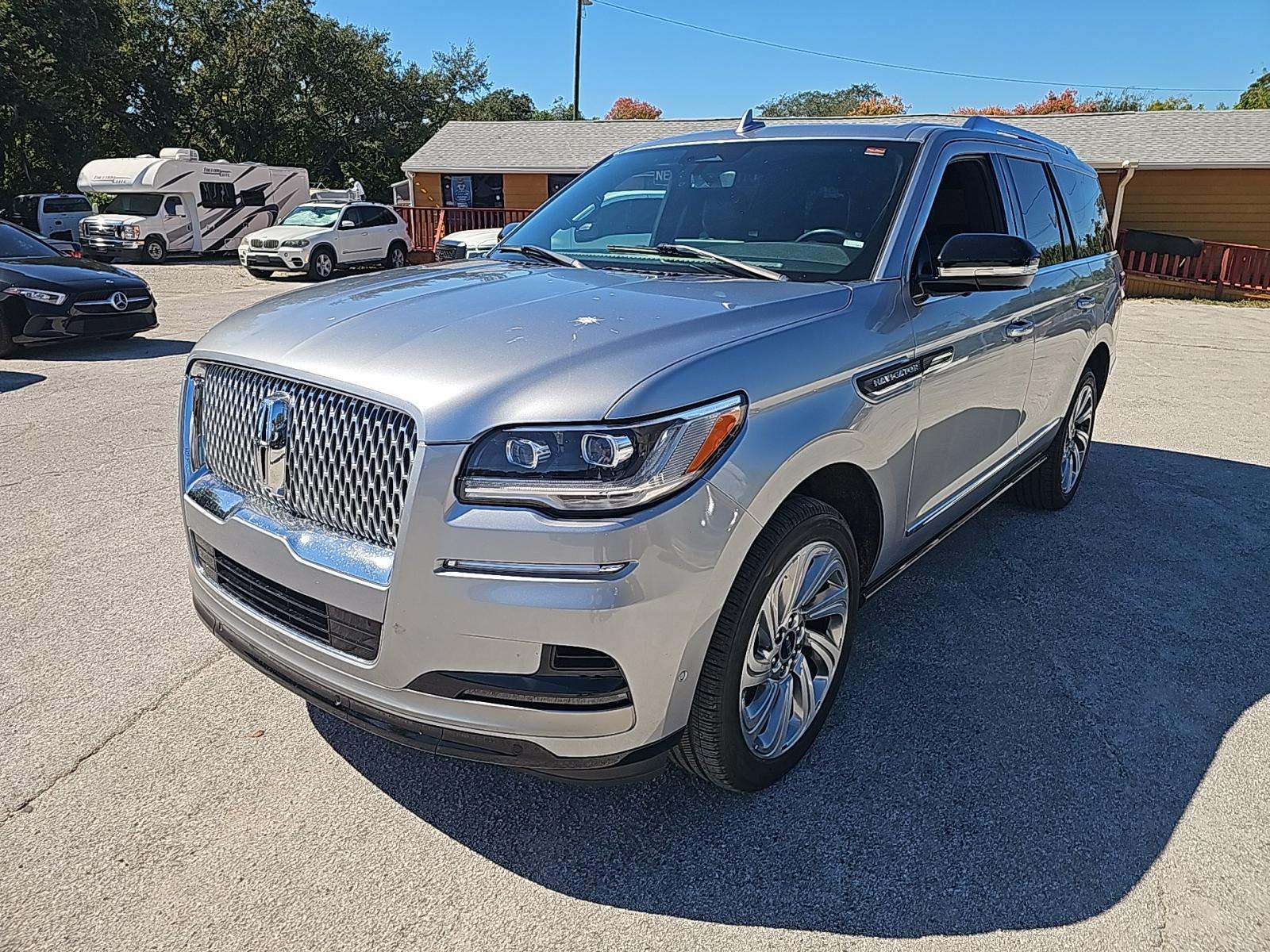 2024 Lincoln Navigator Premiere AWD