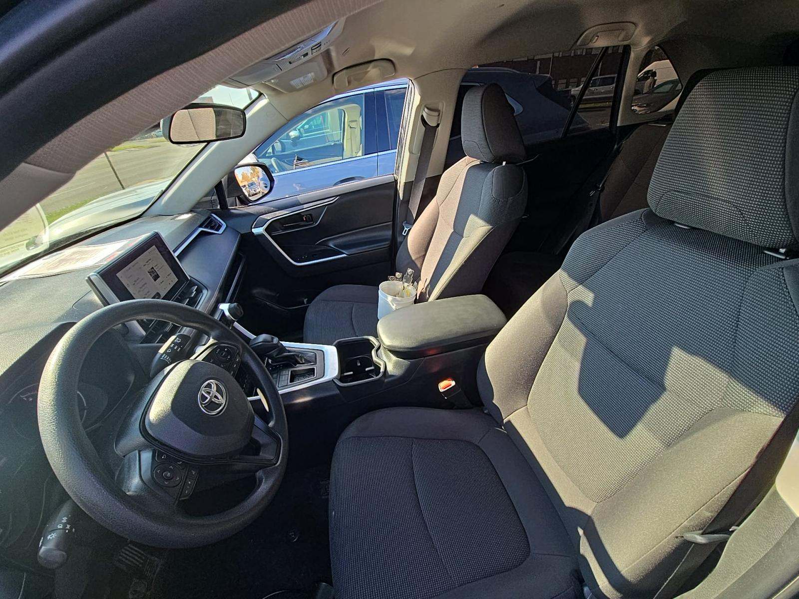 2023 Toyota RAV4 LE FWD