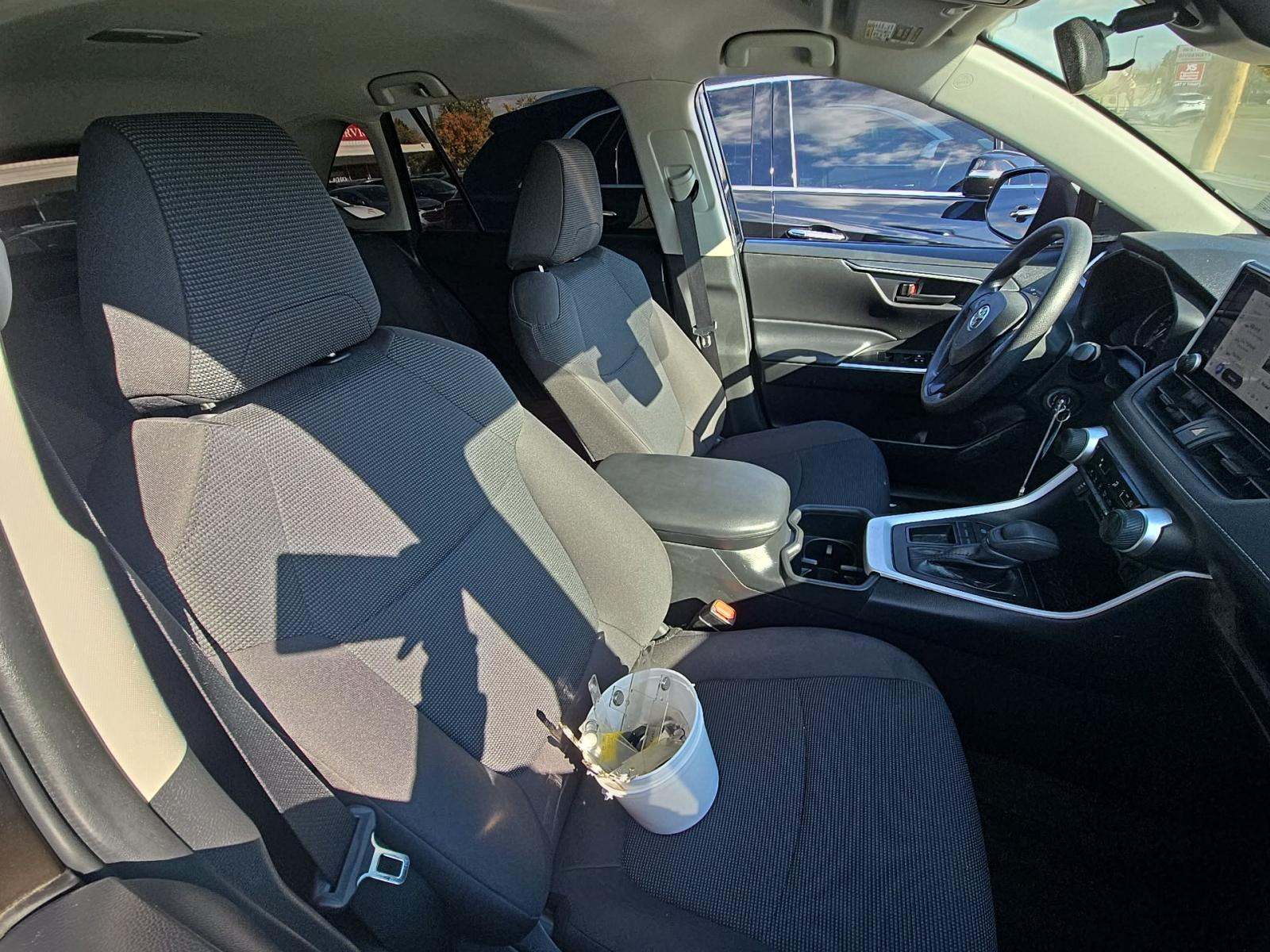 2023 Toyota RAV4 LE FWD