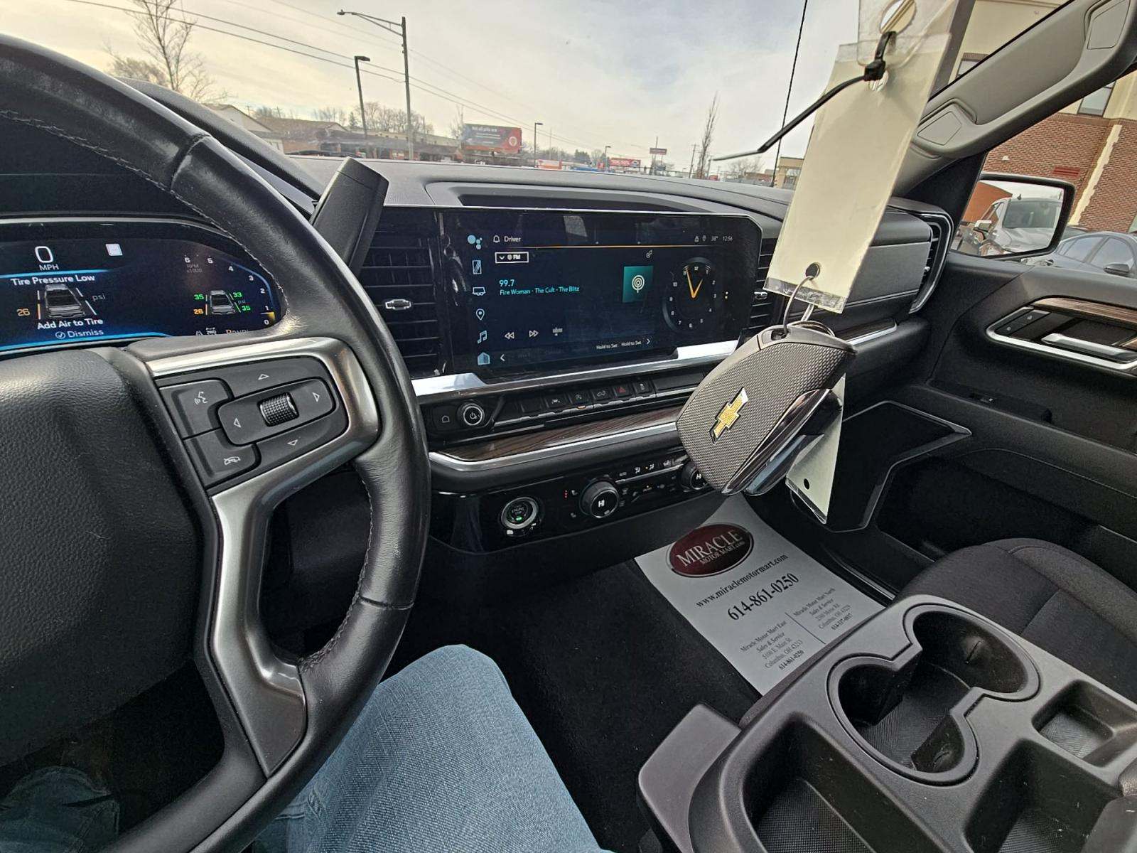 2022 Chevrolet Silverado 1500 LT AWD
