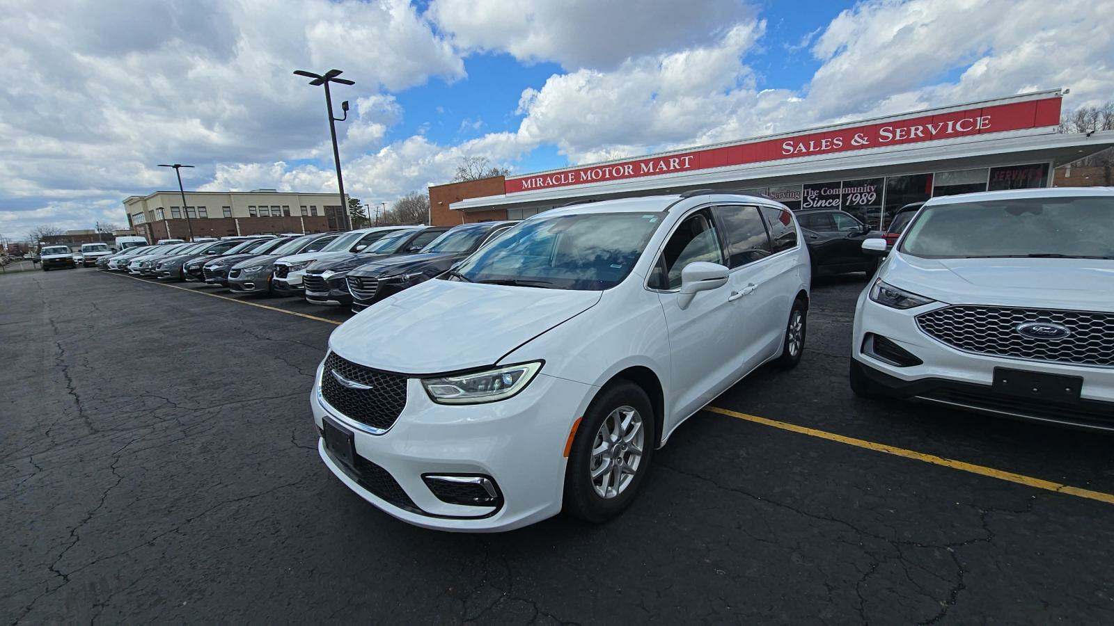 2022 Chrysler Pacifica Touring L FWD