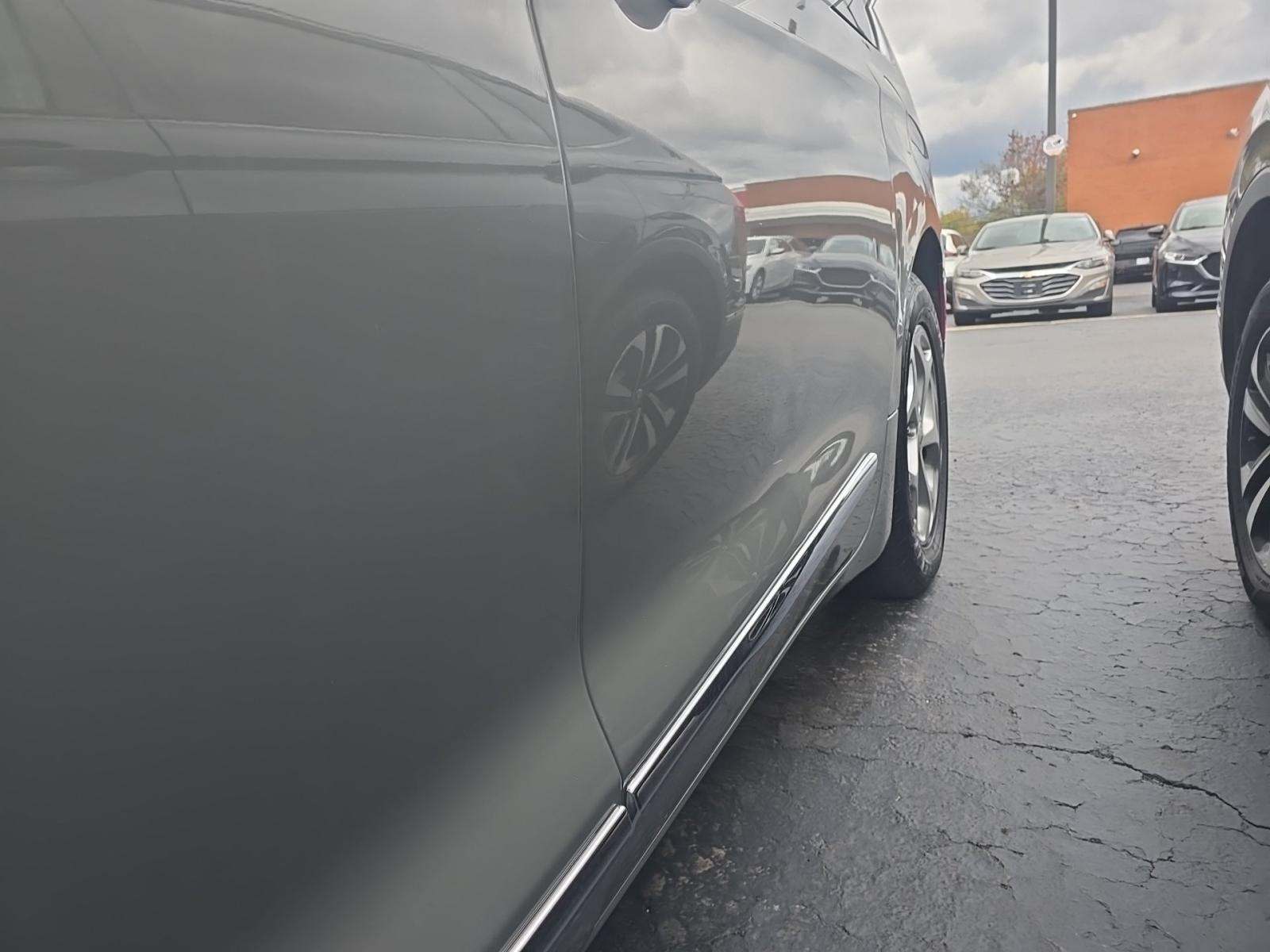 2023 Chrysler Pacifica Limited FWD