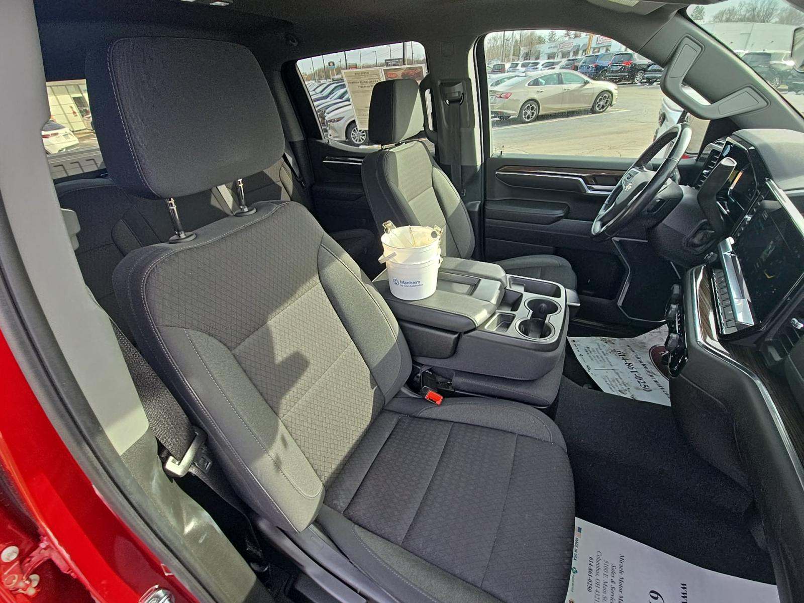 2022 Chevrolet Silverado 1500 LT AWD