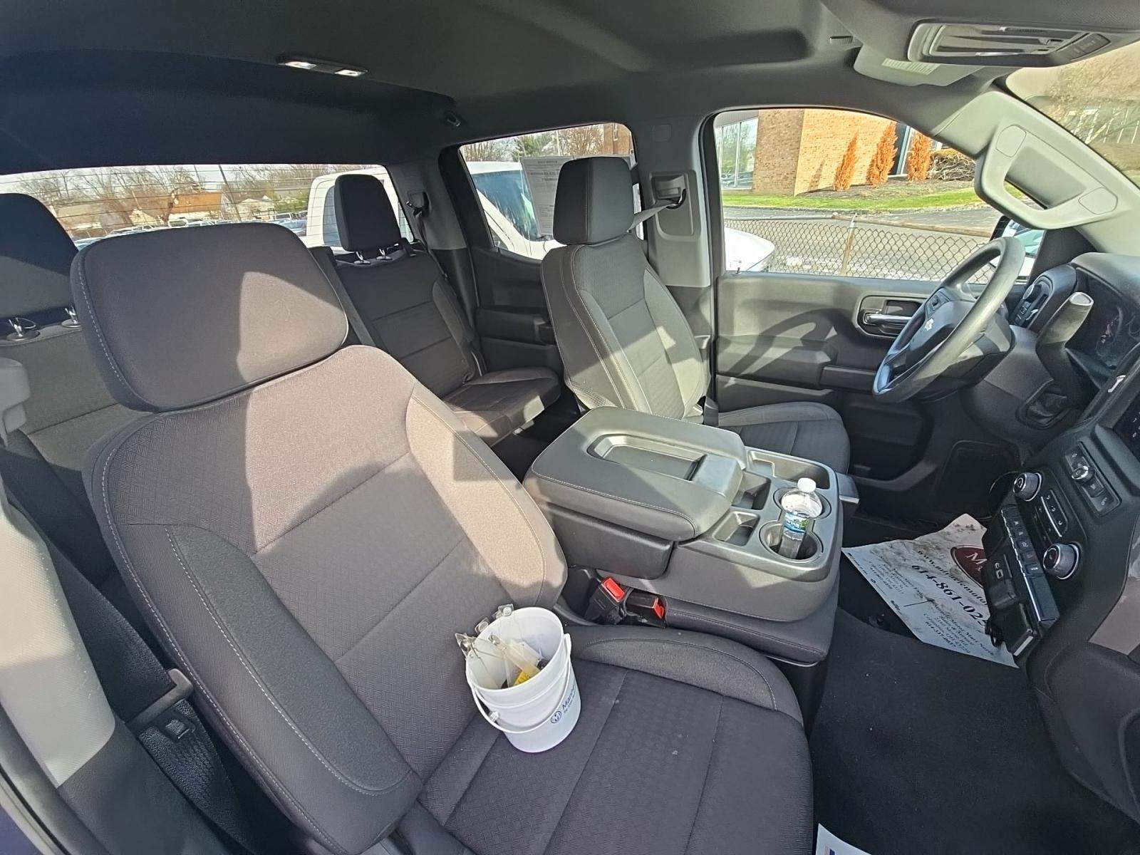 2022 Chevrolet Silverado 1500 Custom AWD