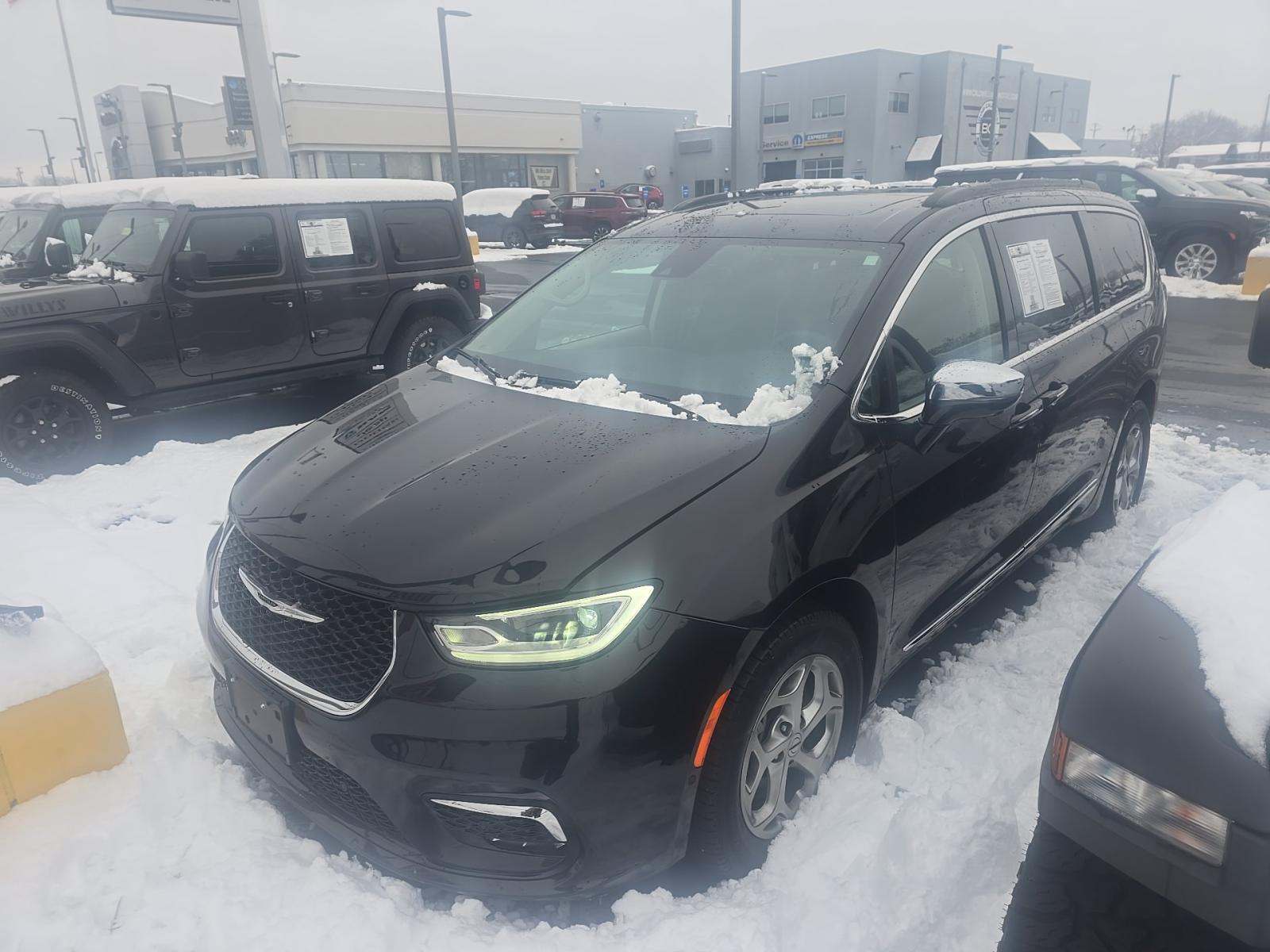 2023 Chrysler Pacifica Limited AWD