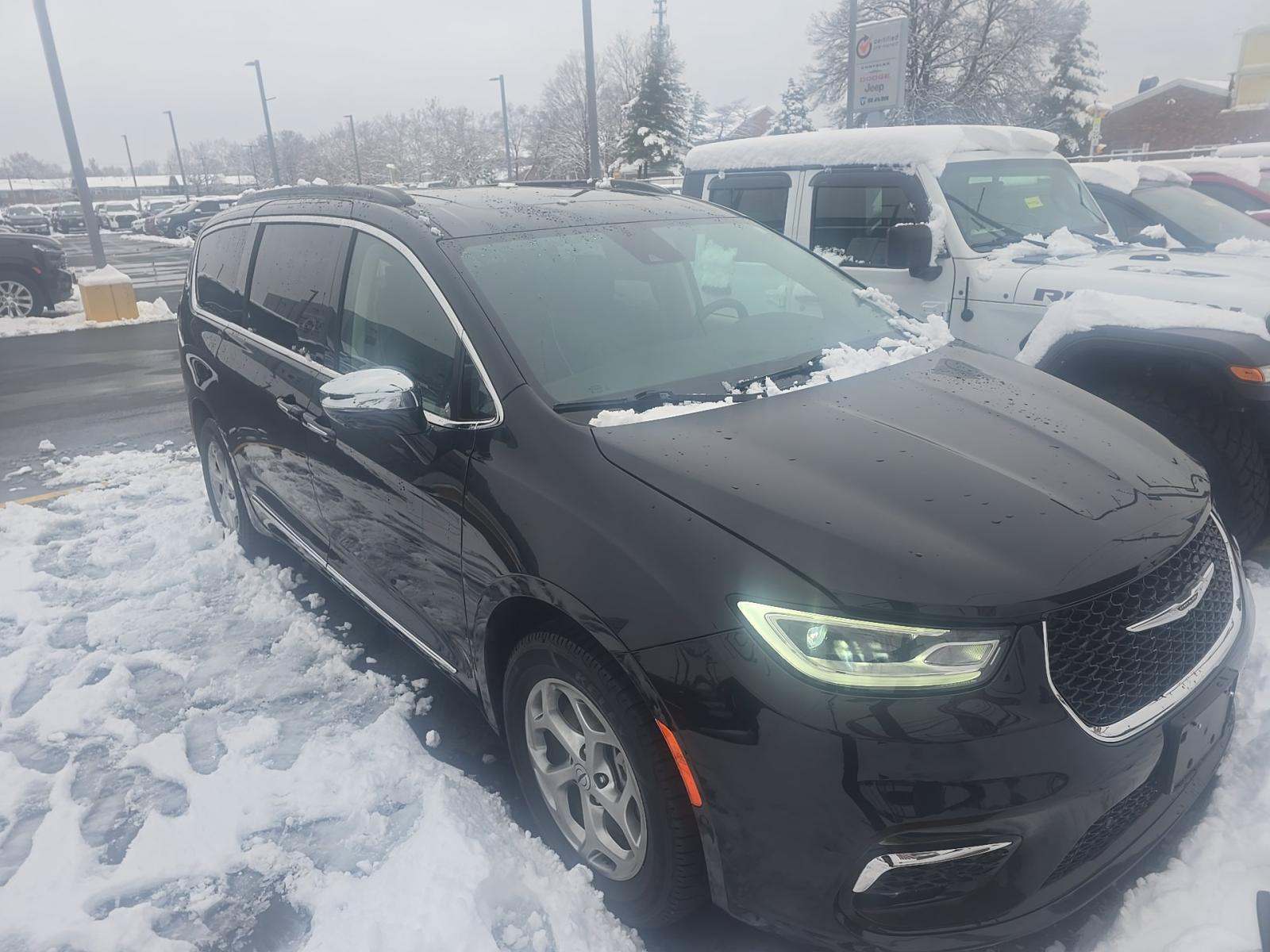 2023 Chrysler Pacifica Limited AWD