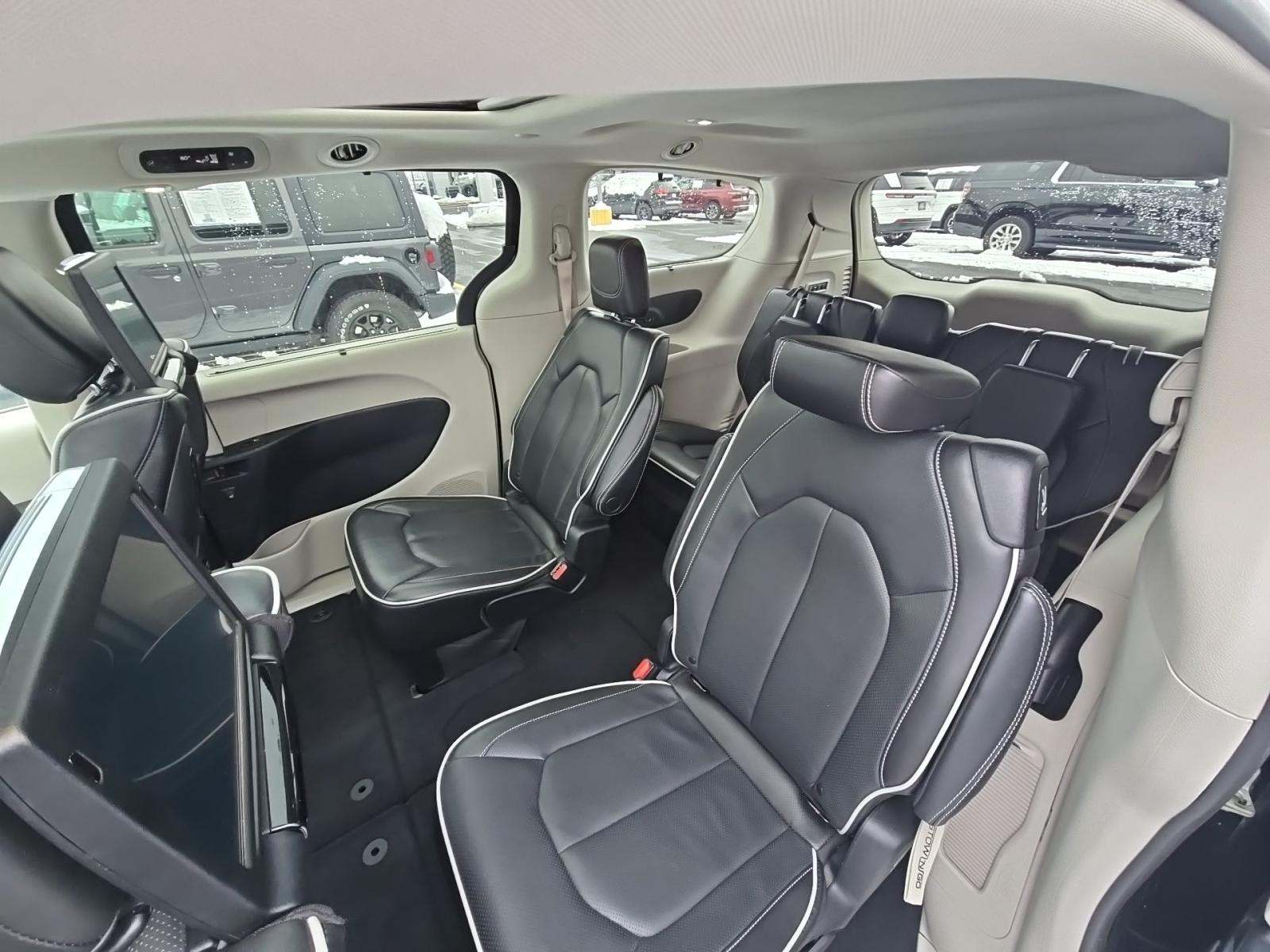 2023 Chrysler Pacifica Limited AWD