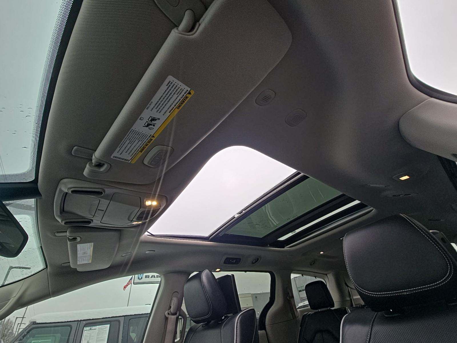 2023 Chrysler Pacifica Limited AWD