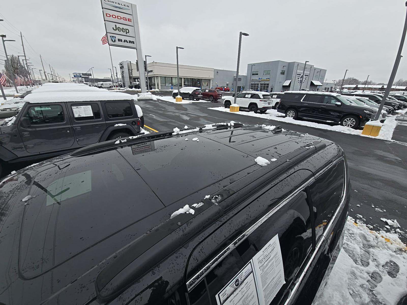 2023 Chrysler Pacifica Limited AWD