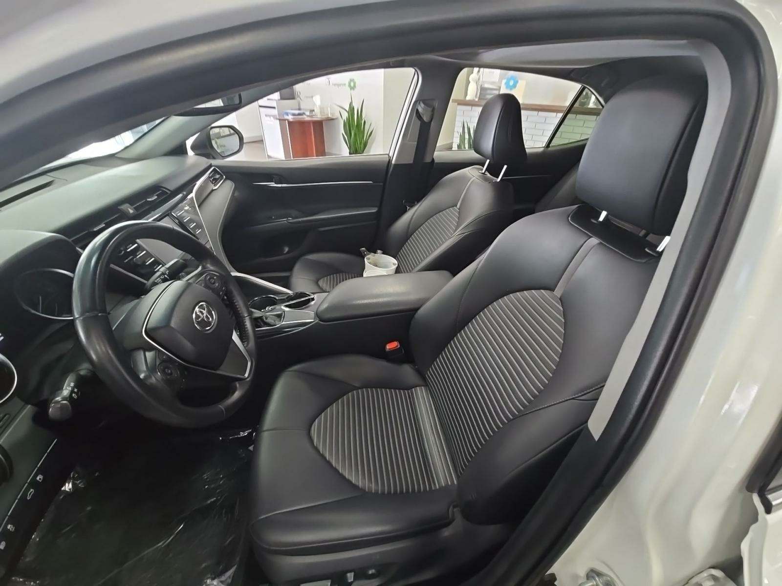 2018 Toyota Camry SE FWD