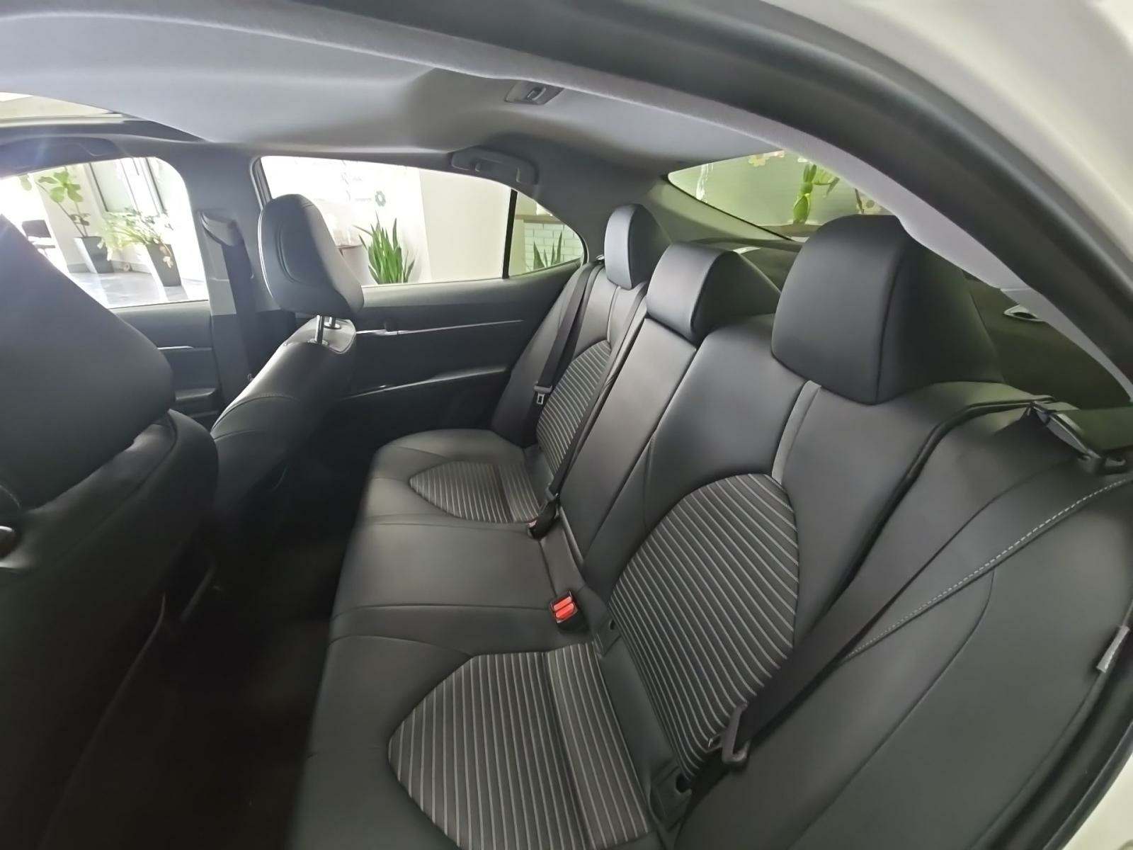 2018 Toyota Camry SE FWD