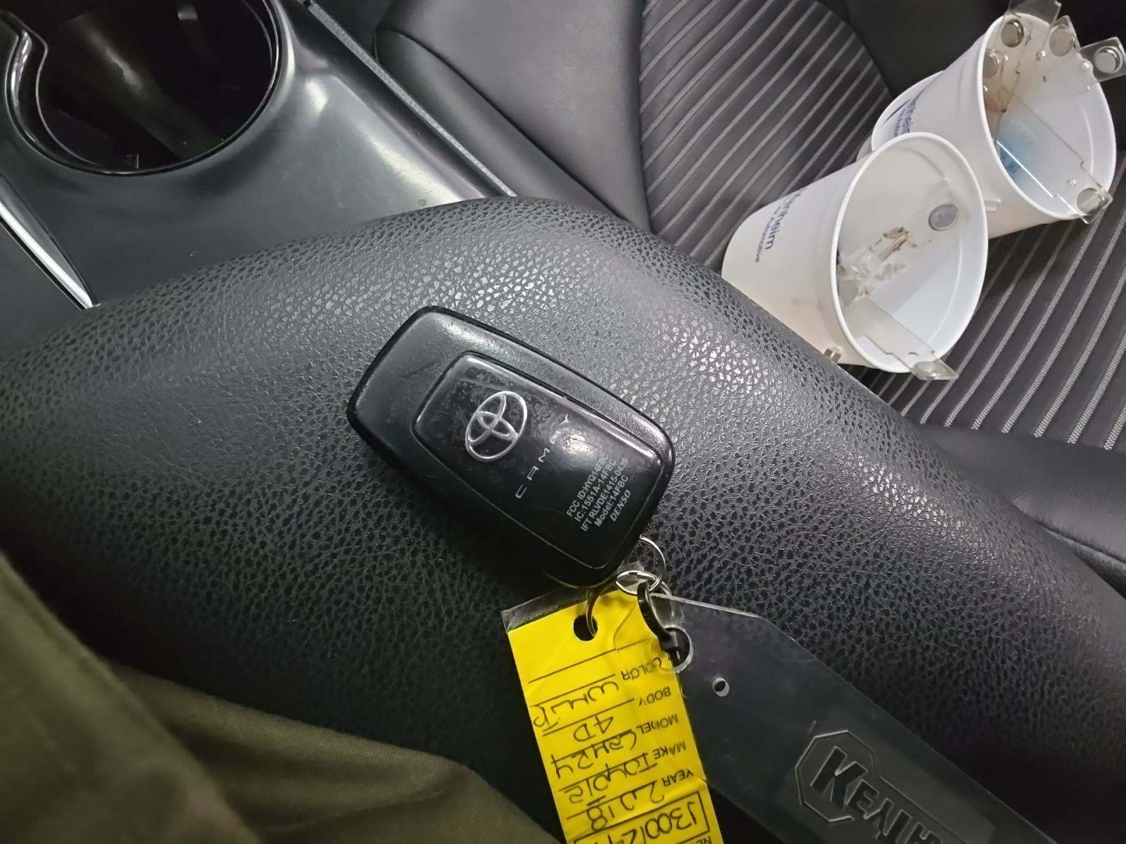 2018 Toyota Camry SE FWD