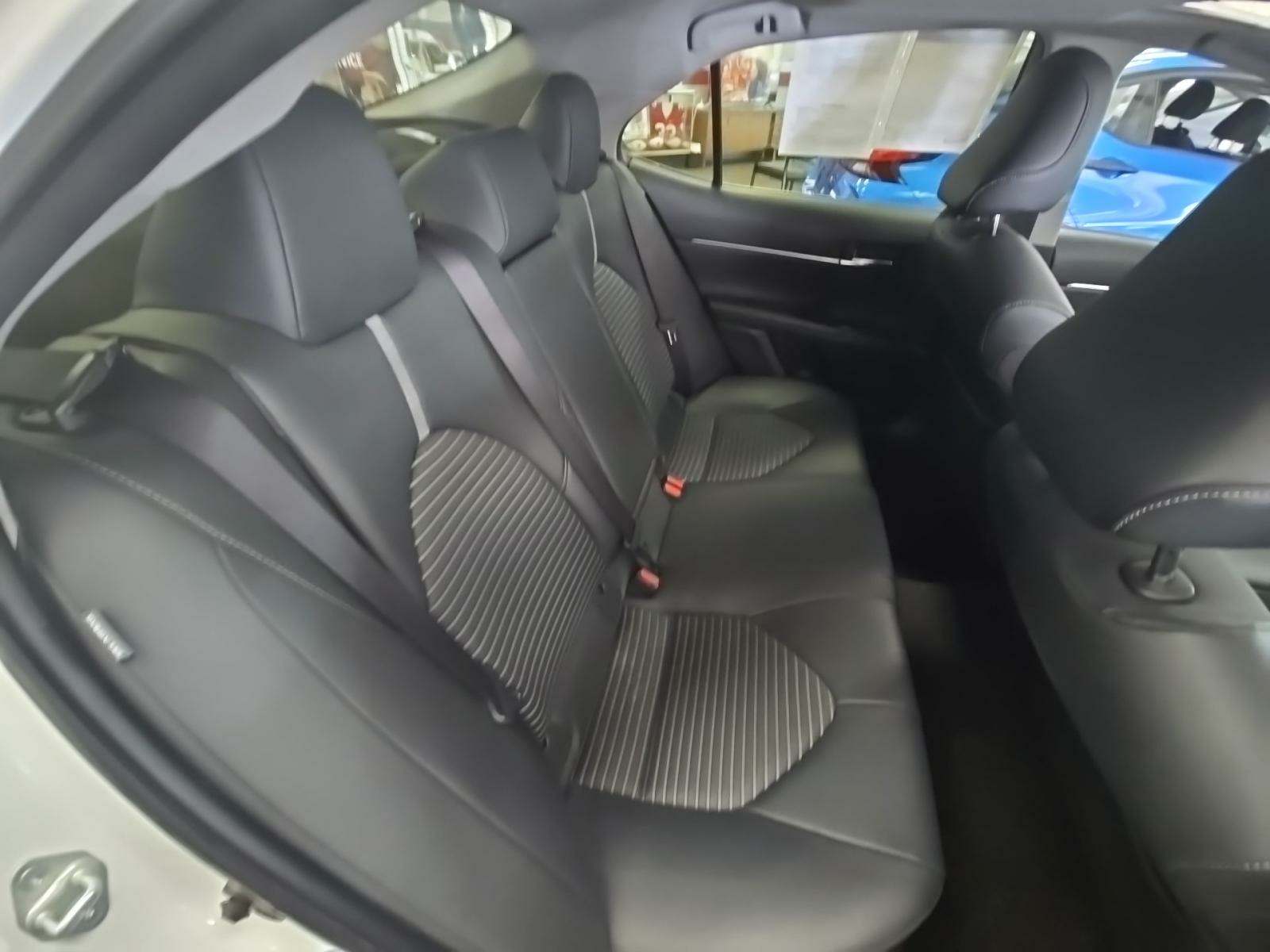 2018 Toyota Camry SE FWD