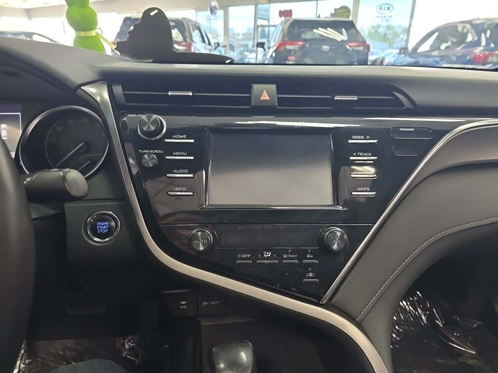 2018 Toyota Camry SE FWD