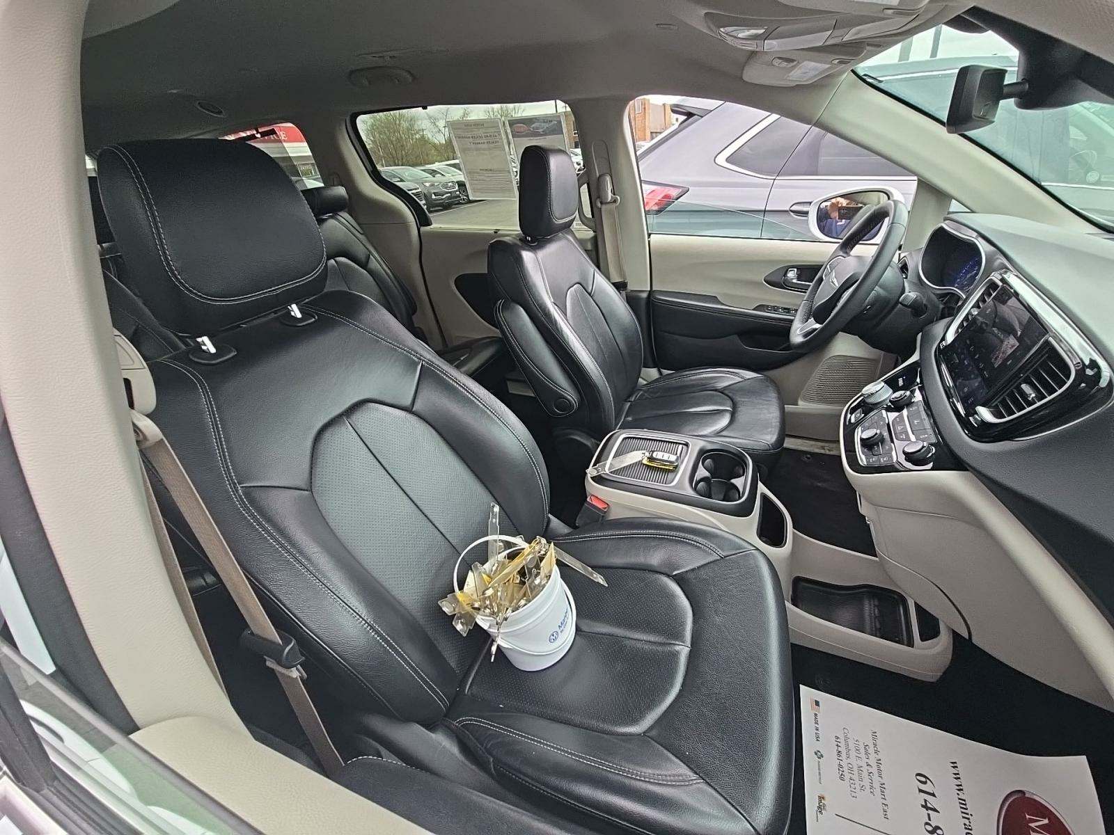 2022 Chrysler Pacifica Touring L FWD