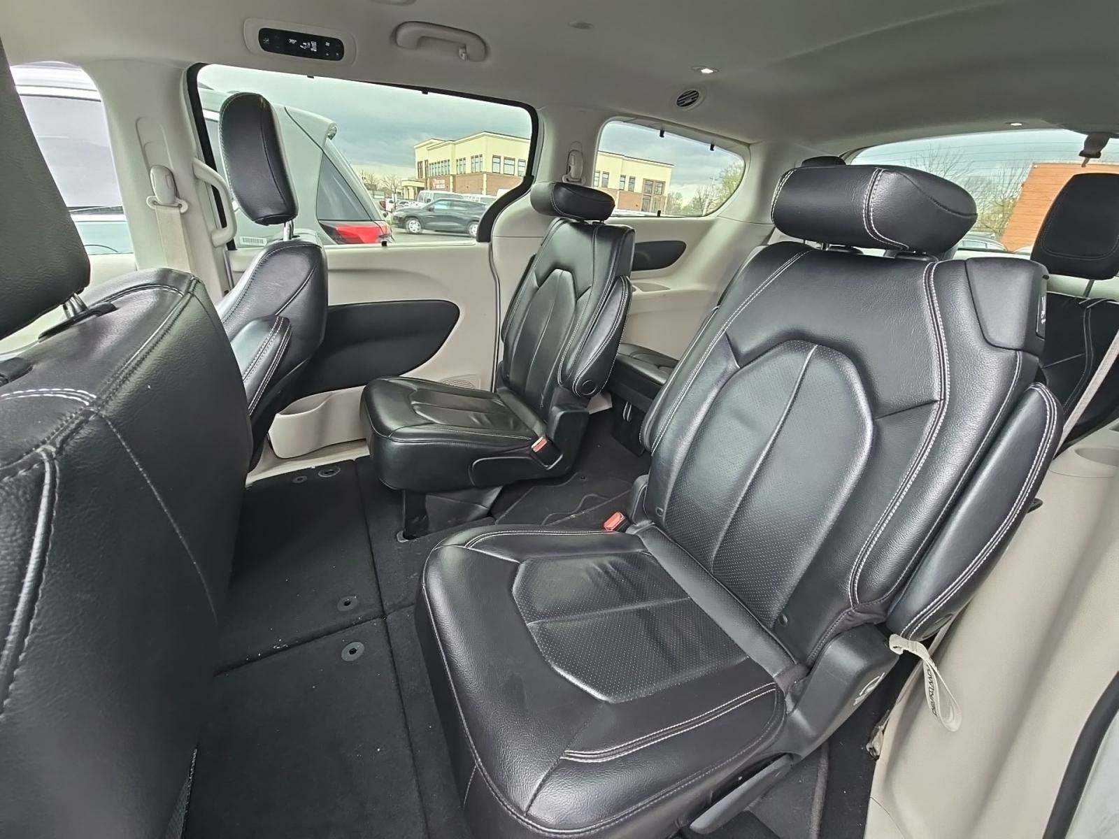 2022 Chrysler Pacifica Touring L FWD