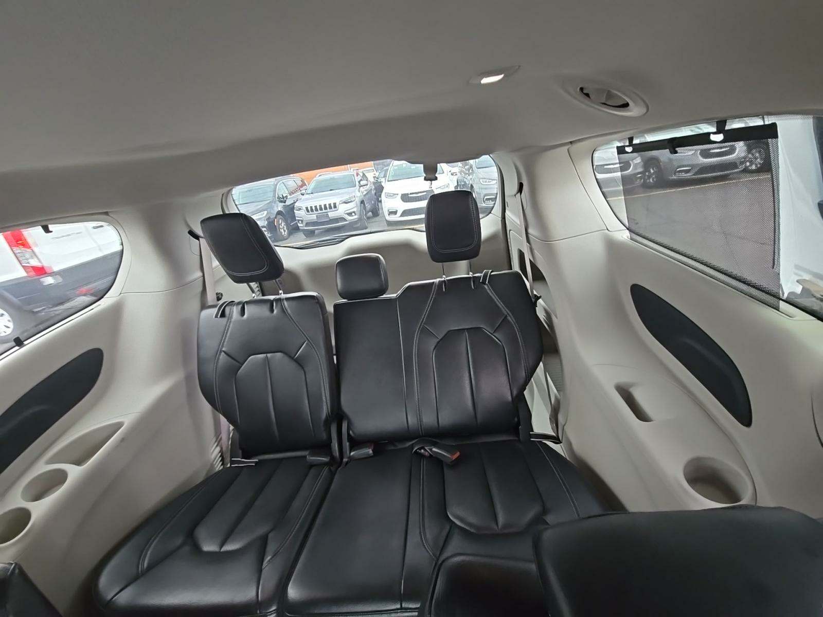 2022 Chrysler Pacifica Touring L FWD