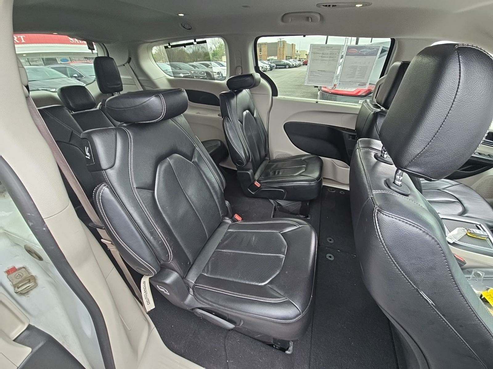 2022 Chrysler Pacifica Touring L FWD