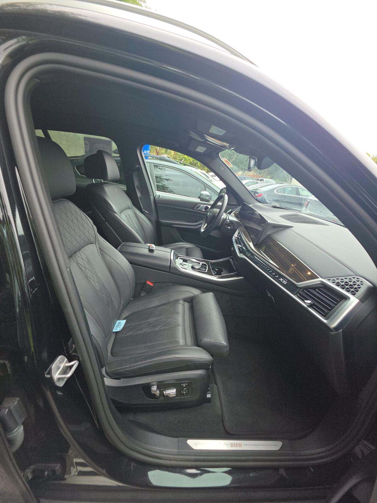 2025 BMW X5 xDrive50e AWD