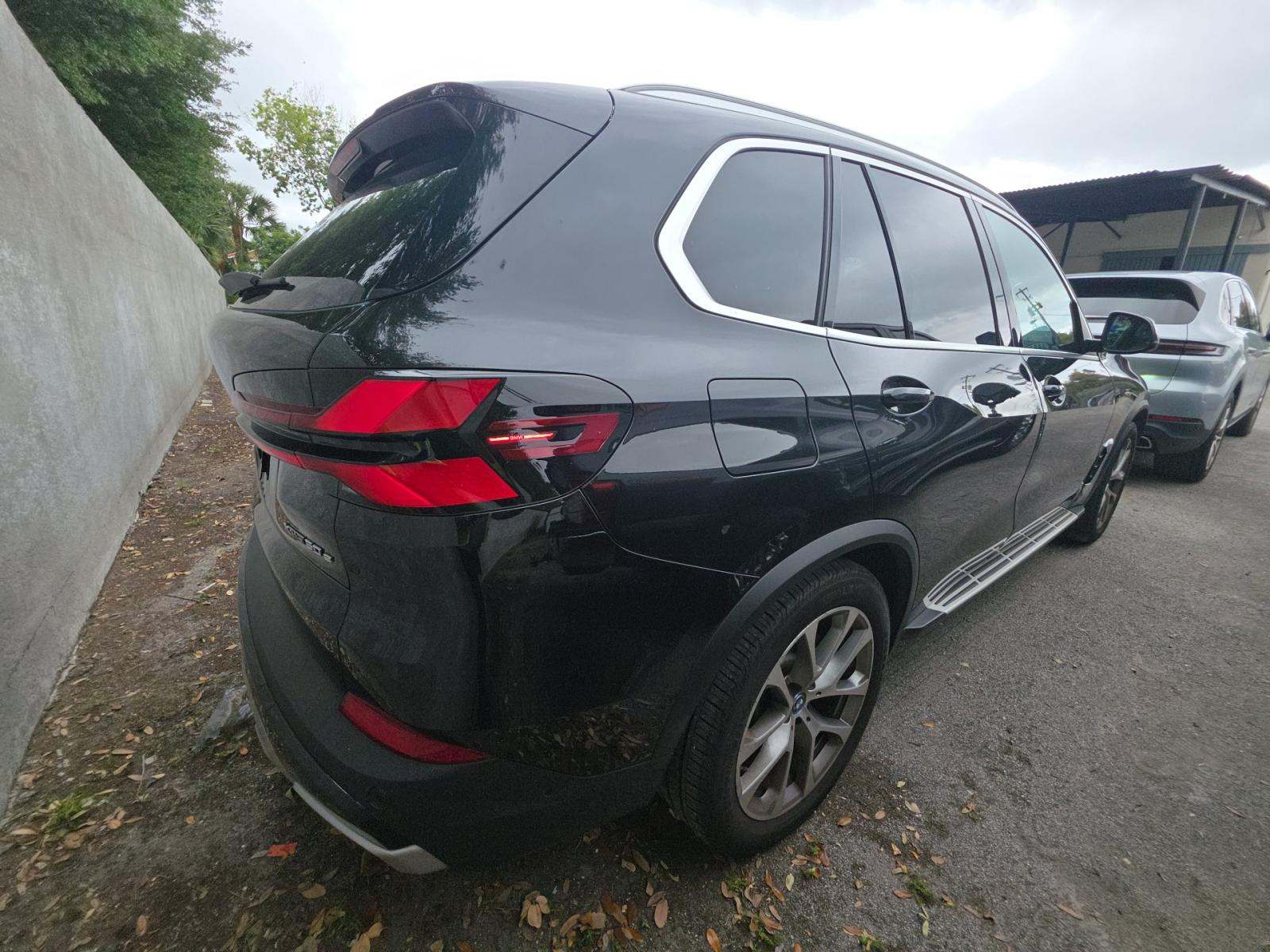 2025 BMW X5 xDrive50e AWD