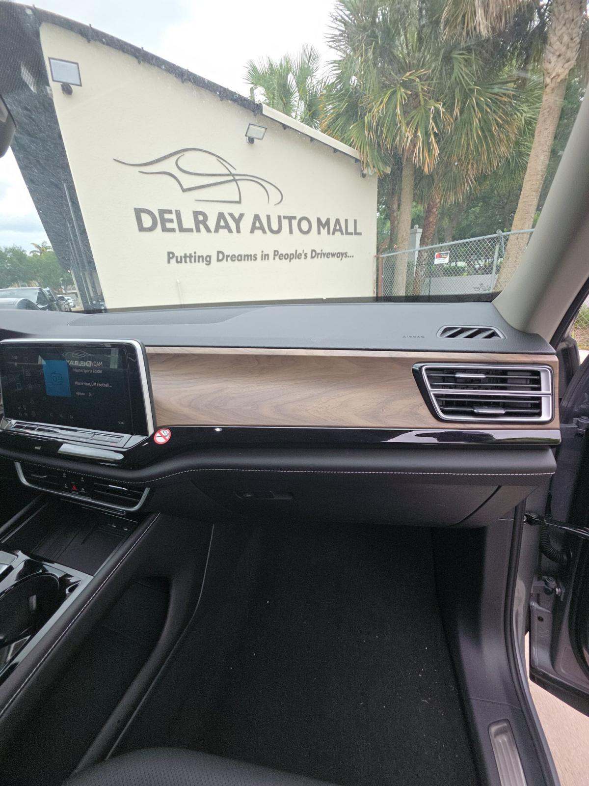 2026 Volkswagen Atlas 2.0T SE FWD